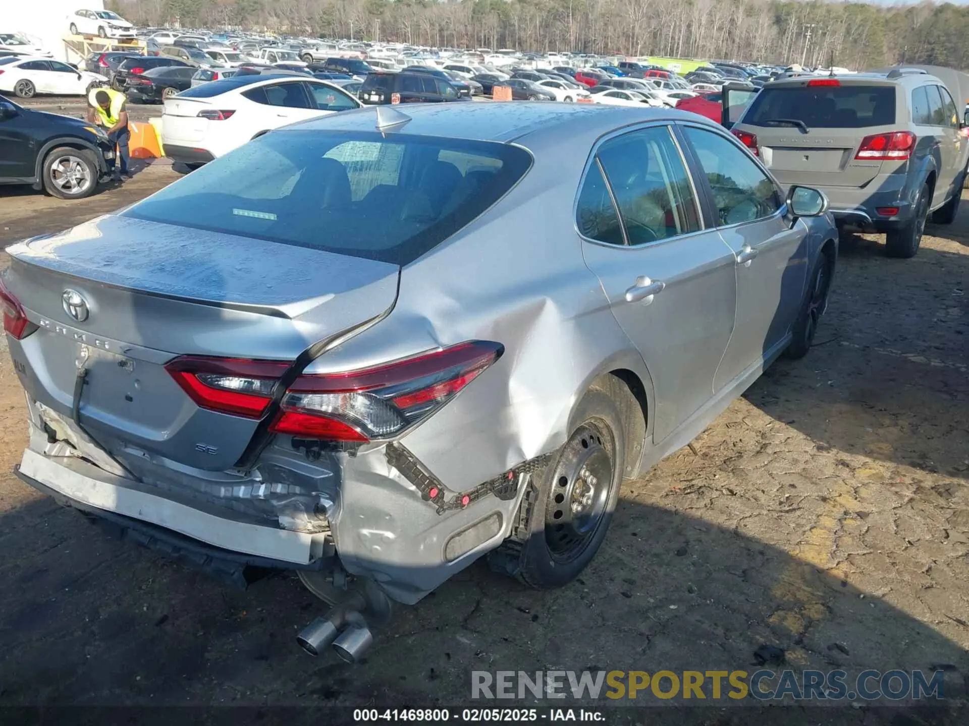 4 Photograph of a damaged car 4T1G11AK4NU623750 TOYOTA CAMRY 2022
