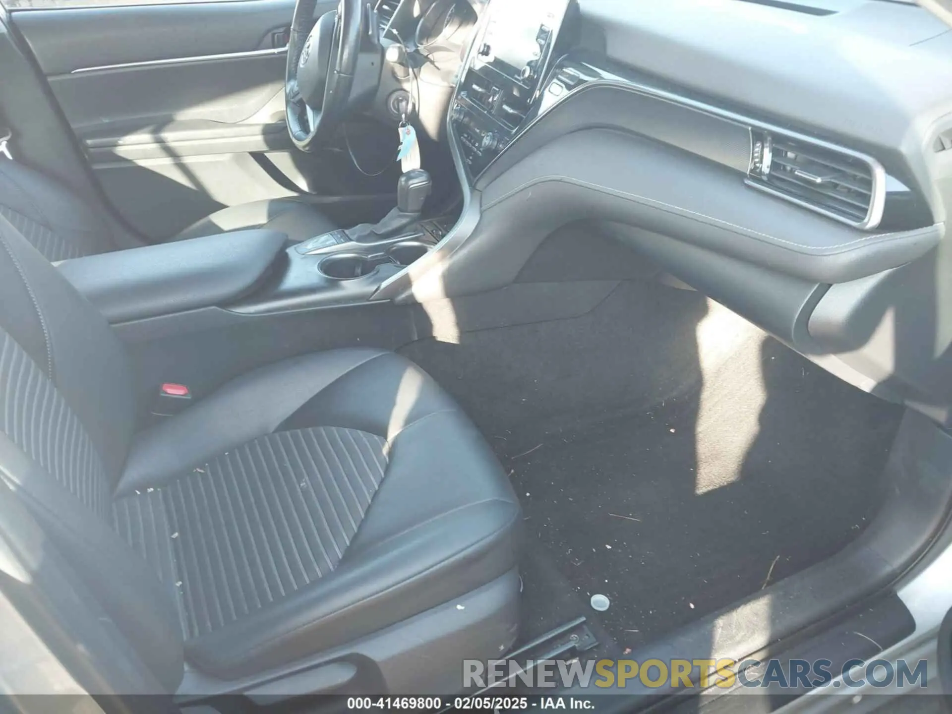 5 Photograph of a damaged car 4T1G11AK4NU623750 TOYOTA CAMRY 2022