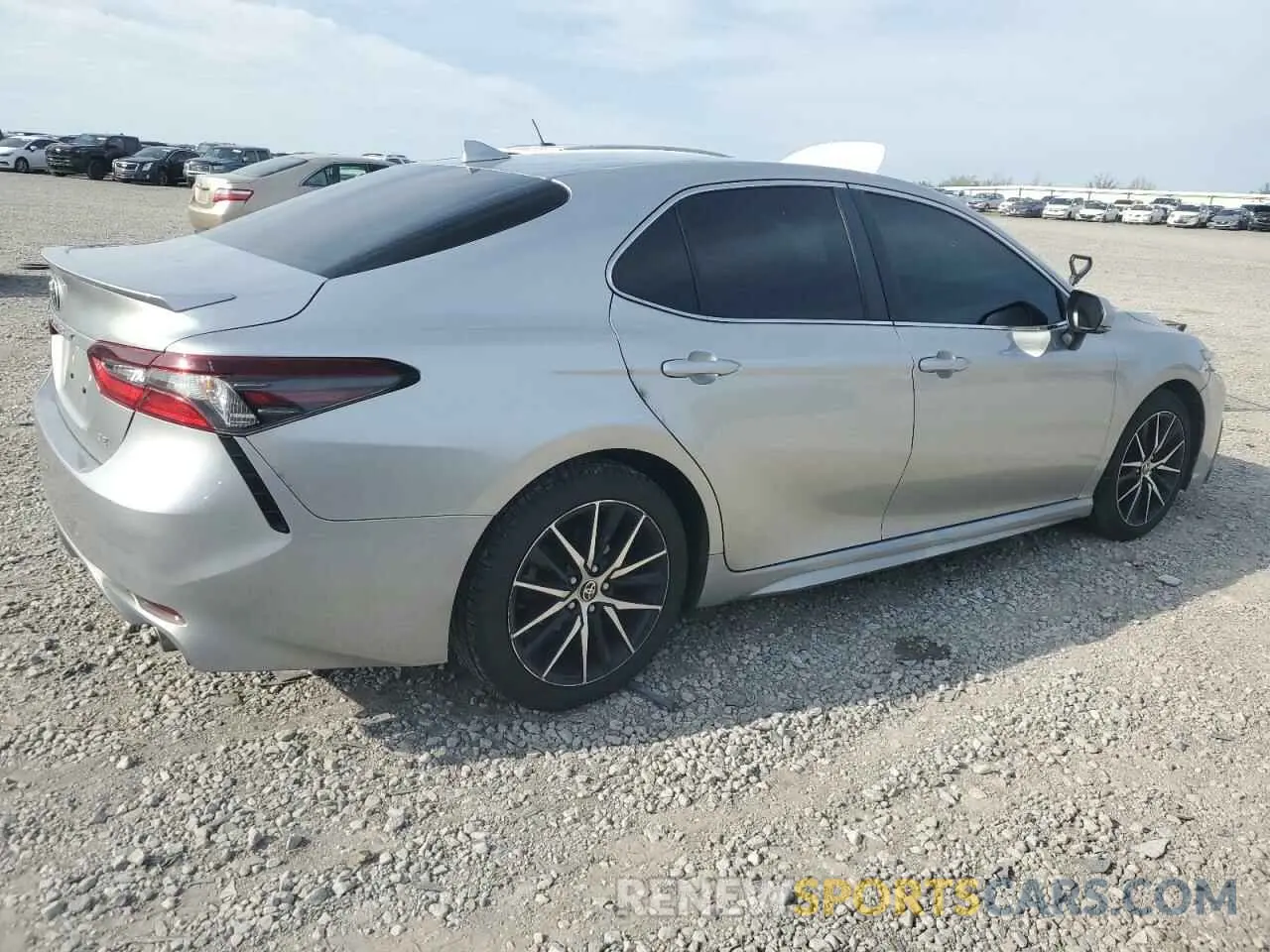 3 Photograph of a damaged car 4T1G11AK4NU624395 TOYOTA CAMRY 2022