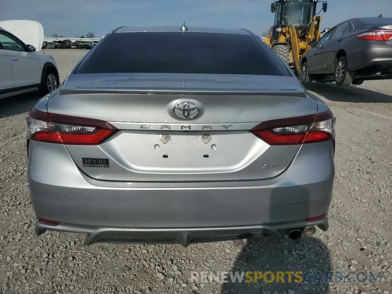 6 Photograph of a damaged car 4T1G11AK4NU624395 TOYOTA CAMRY 2022