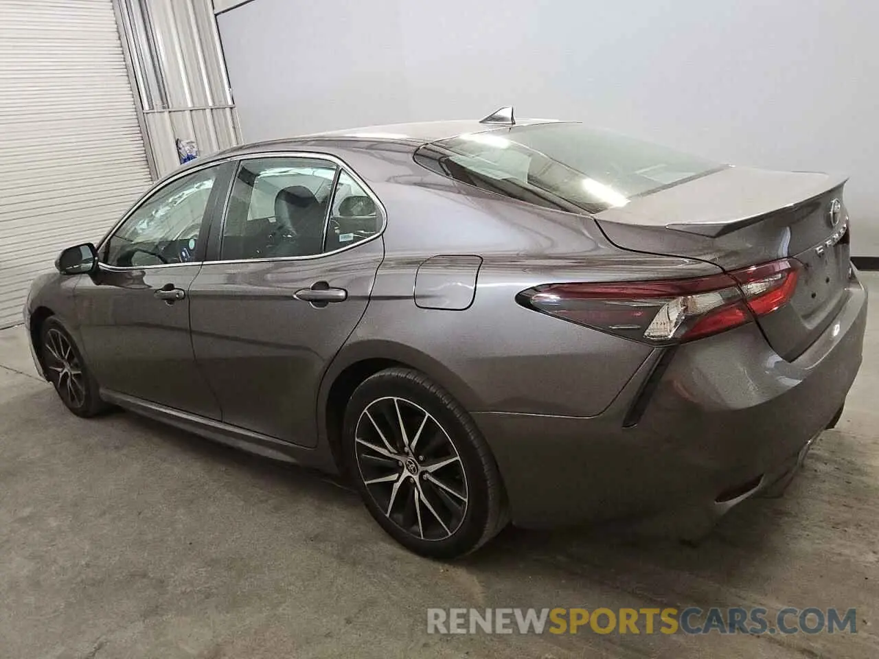2 Photograph of a damaged car 4T1G11AK4NU631010 TOYOTA CAMRY 2022