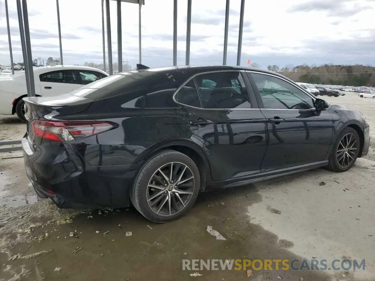 3 Photograph of a damaged car 4T1G11AK4NU631251 TOYOTA CAMRY 2022