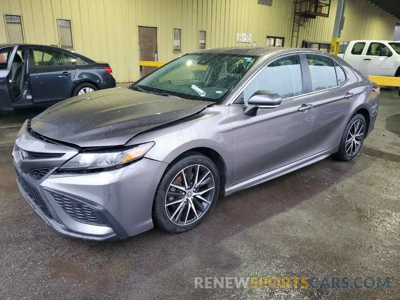 1 Photograph of a damaged car 4T1G11AK4NU663679 TOYOTA CAMRY 2022