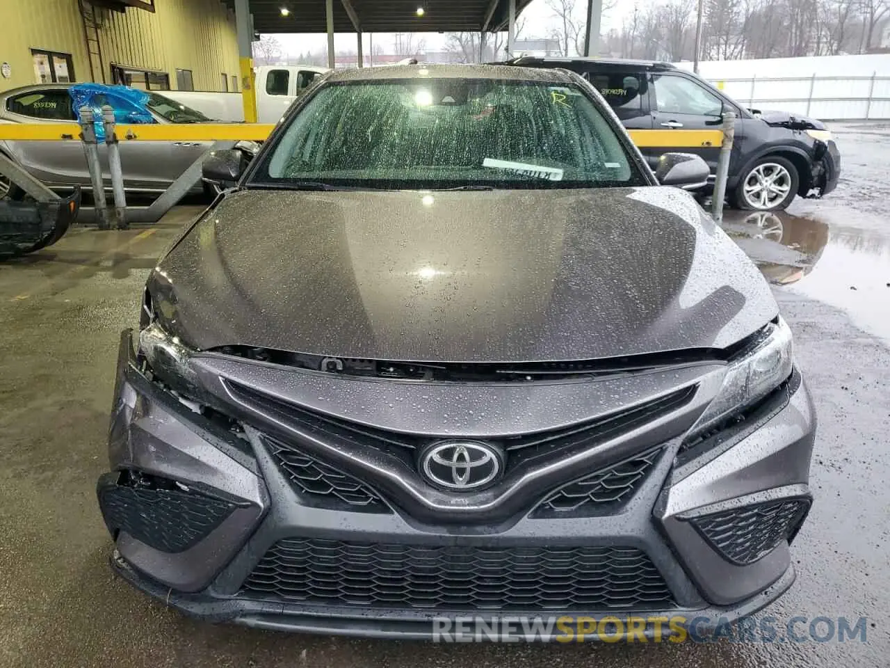 5 Photograph of a damaged car 4T1G11AK4NU663679 TOYOTA CAMRY 2022