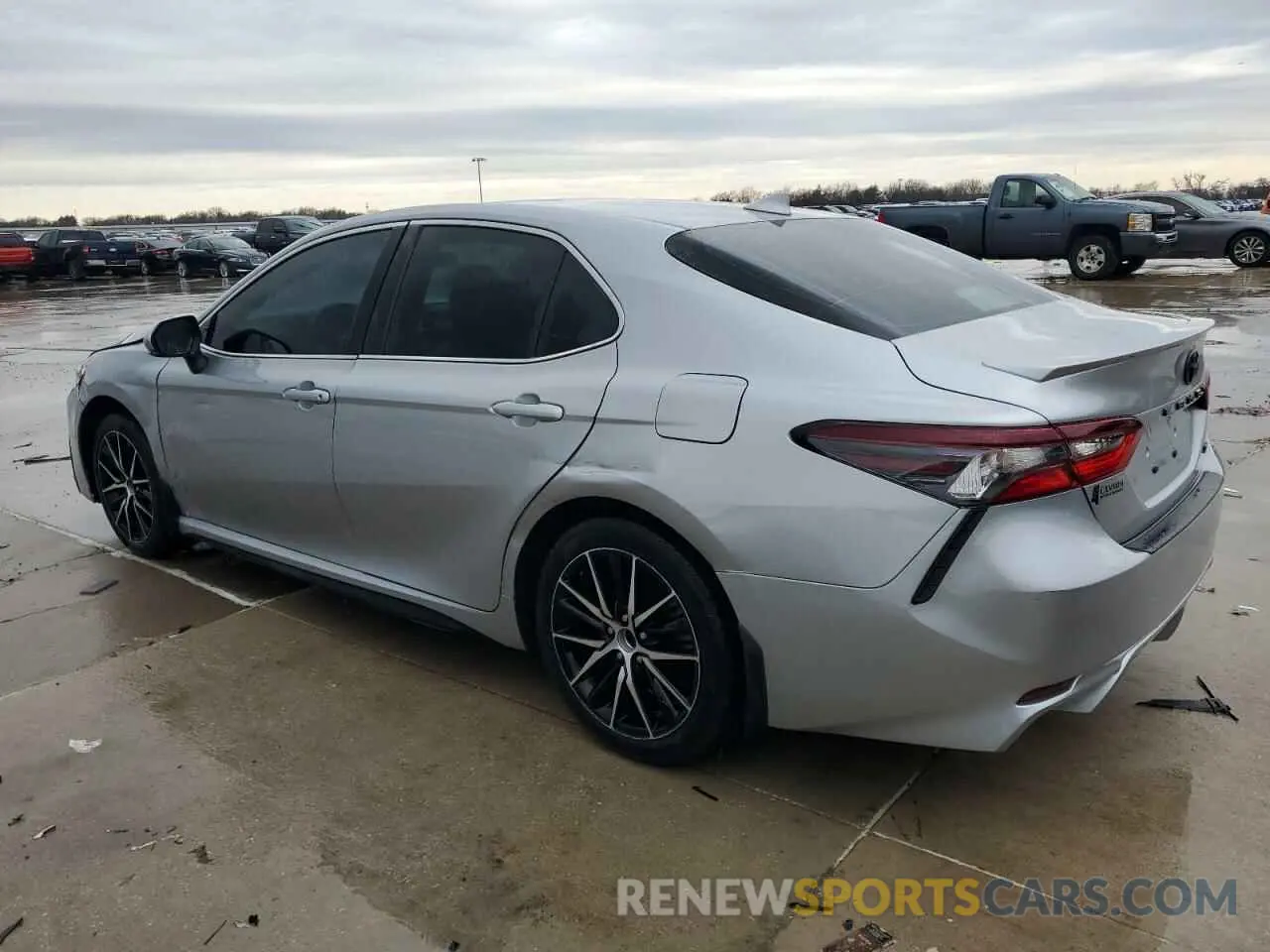 2 Photograph of a damaged car 4T1G11AK4NU668283 TOYOTA CAMRY 2022