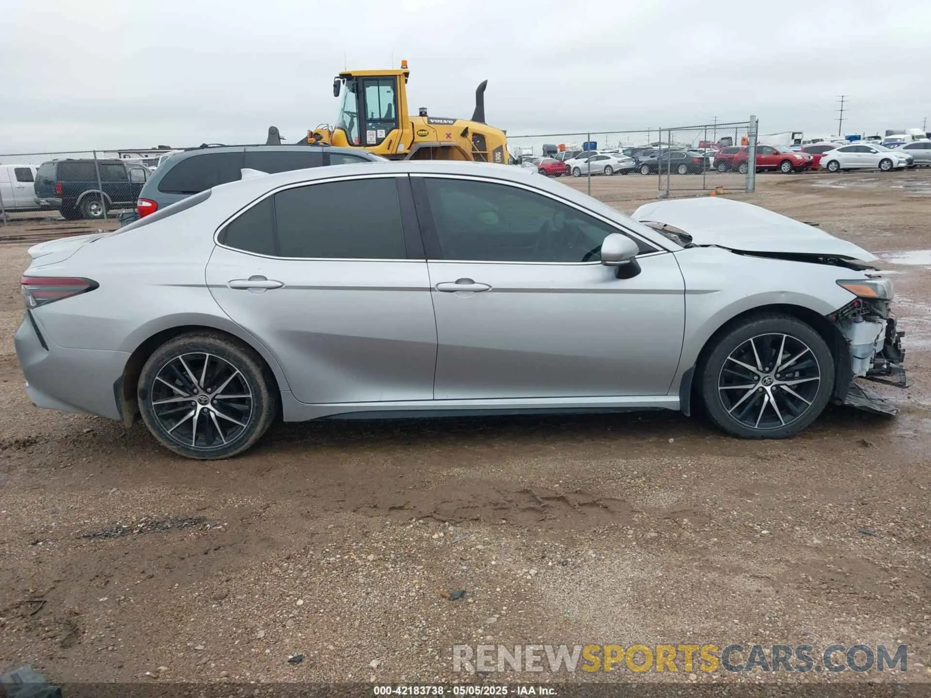 14 Photograph of a damaged car 4T1G11AK4NU690560 TOYOTA CAMRY 2022