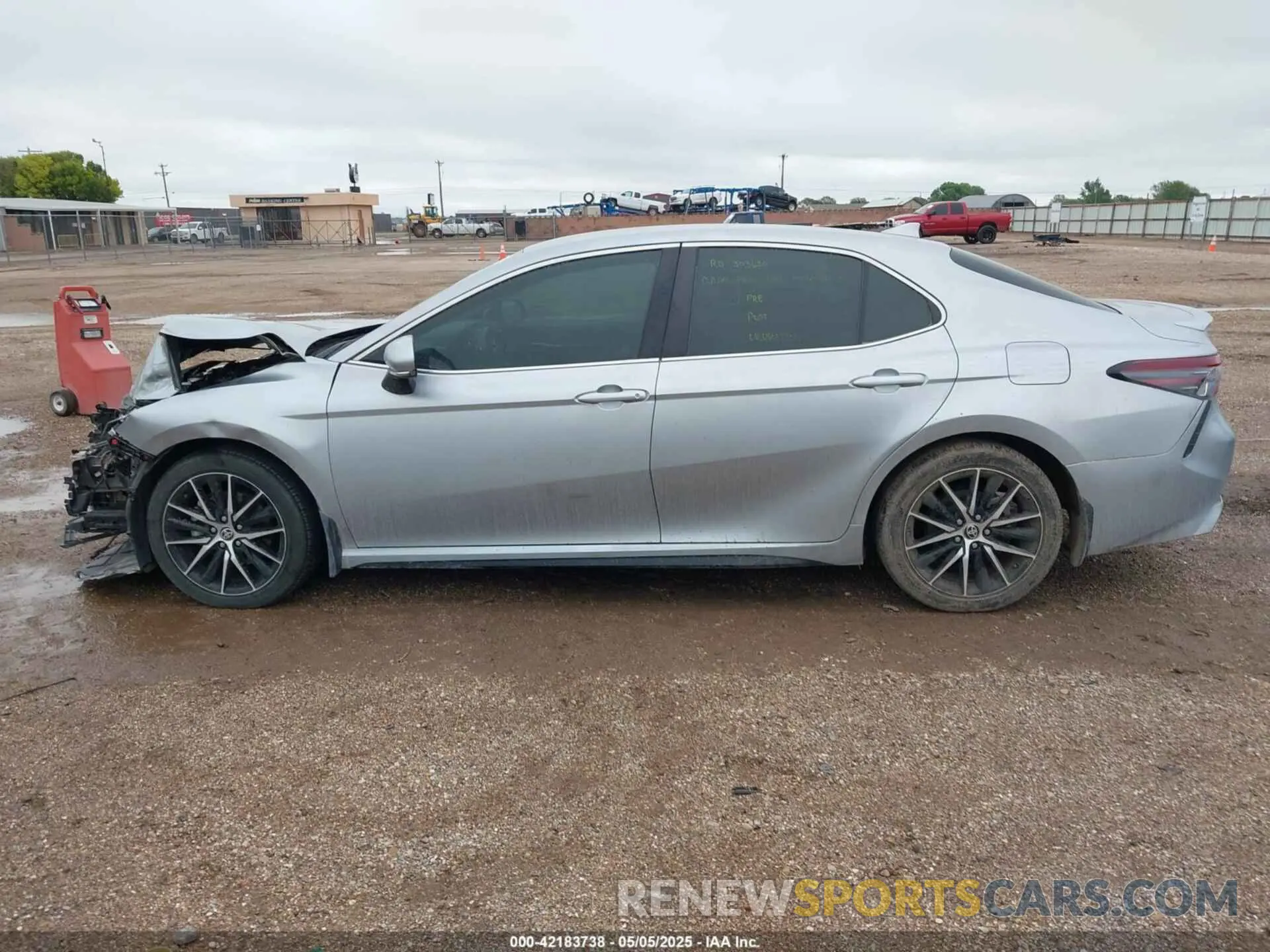 15 Photograph of a damaged car 4T1G11AK4NU690560 TOYOTA CAMRY 2022