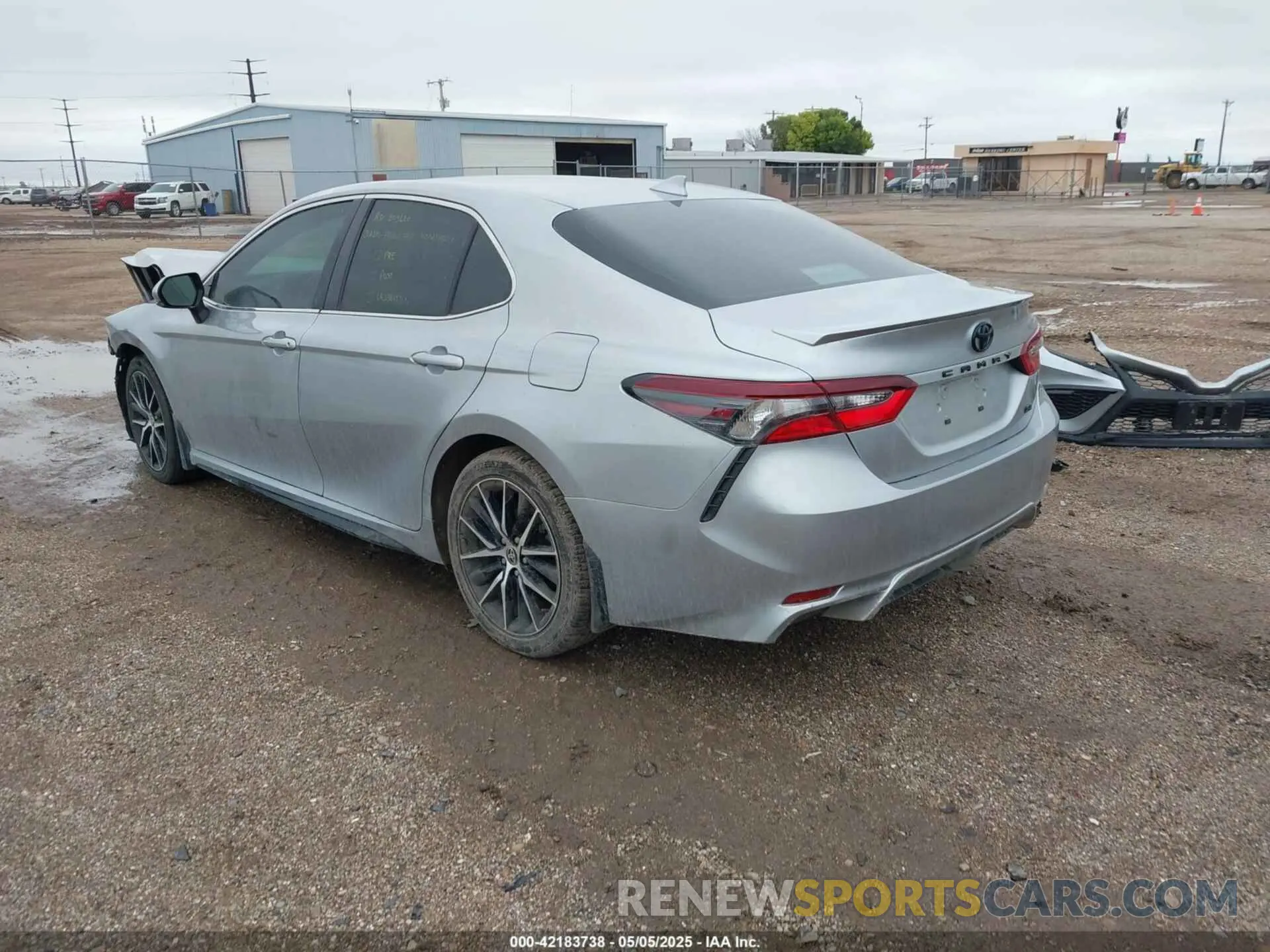 3 Photograph of a damaged car 4T1G11AK4NU690560 TOYOTA CAMRY 2022