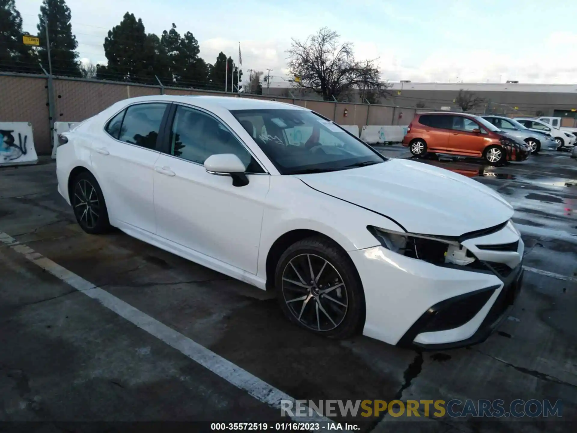 1 Photograph of a damaged car 4T1G11AK4NU699436 TOYOTA CAMRY 2022