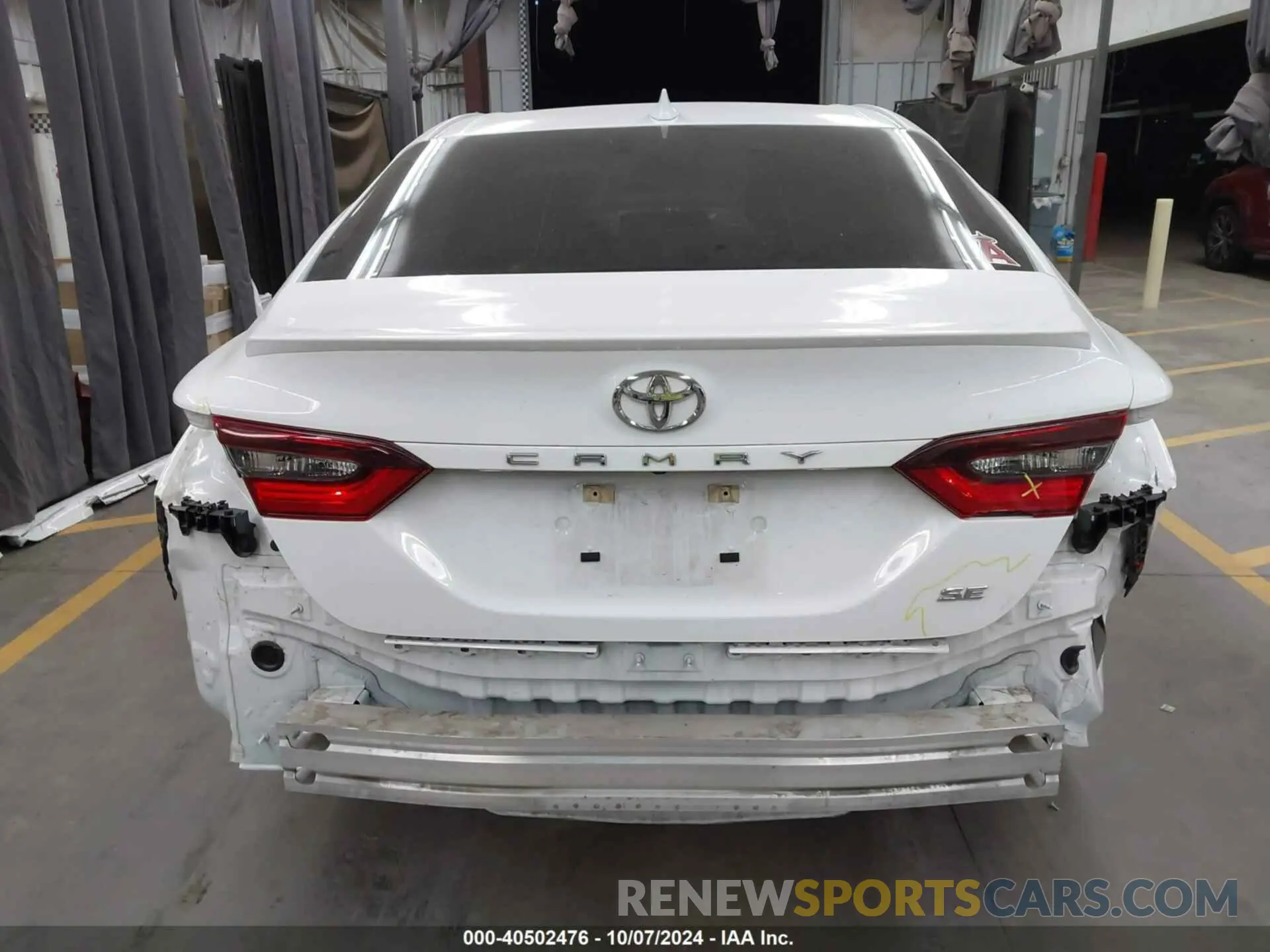 17 Photograph of a damaged car 4T1G11AK4NU702979 TOYOTA CAMRY 2022
