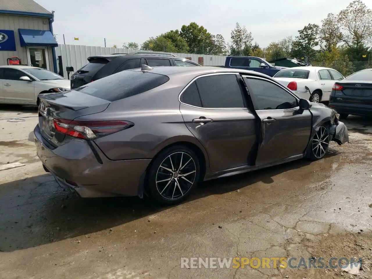 3 Photograph of a damaged car 4T1G11AK4NU707941 TOYOTA CAMRY 2022