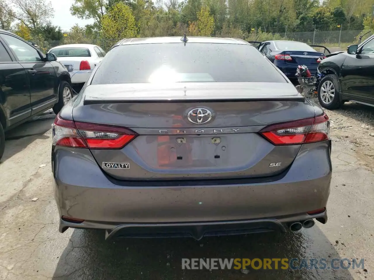 6 Photograph of a damaged car 4T1G11AK4NU707941 TOYOTA CAMRY 2022