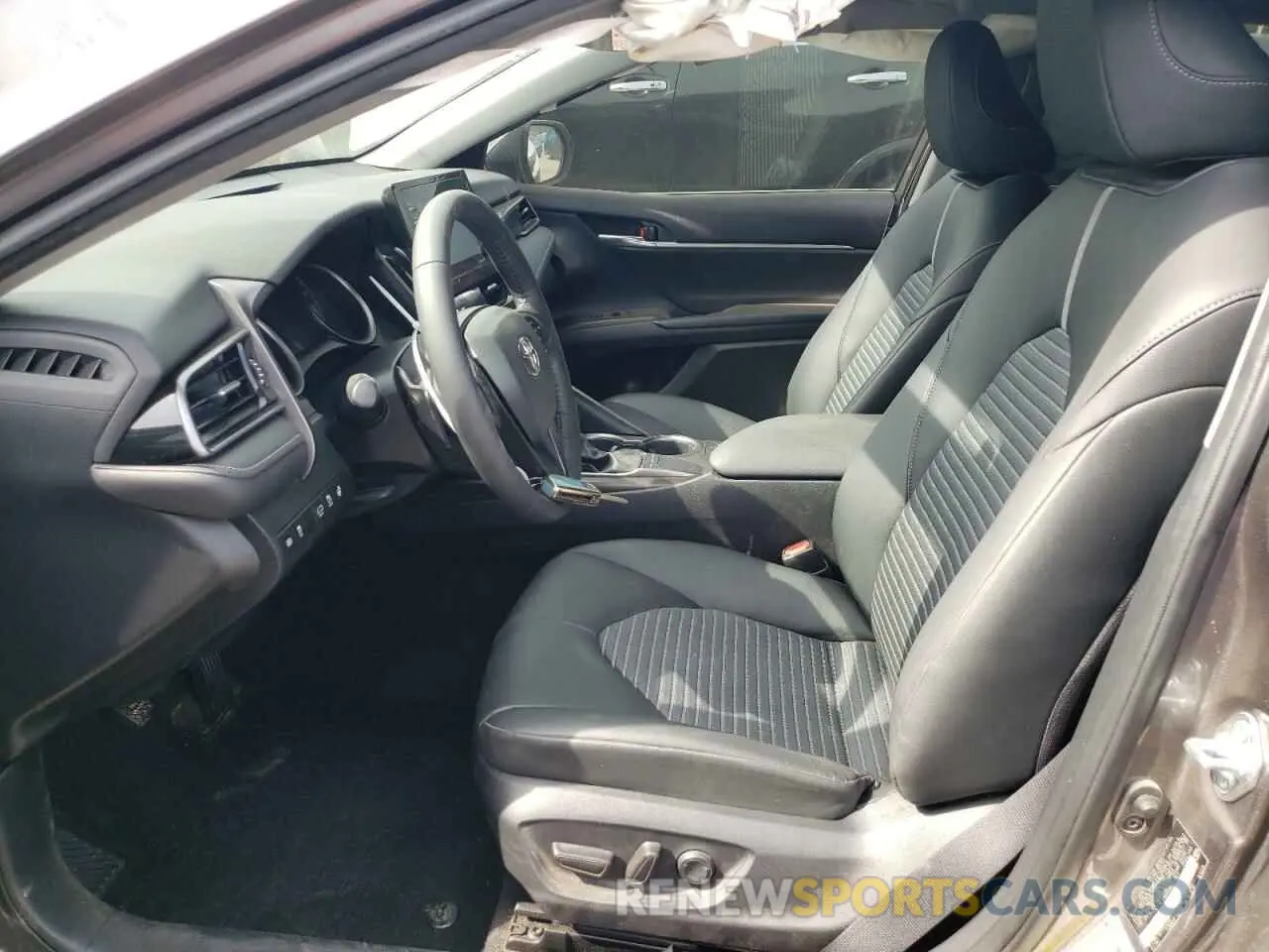 7 Photograph of a damaged car 4T1G11AK4NU707941 TOYOTA CAMRY 2022