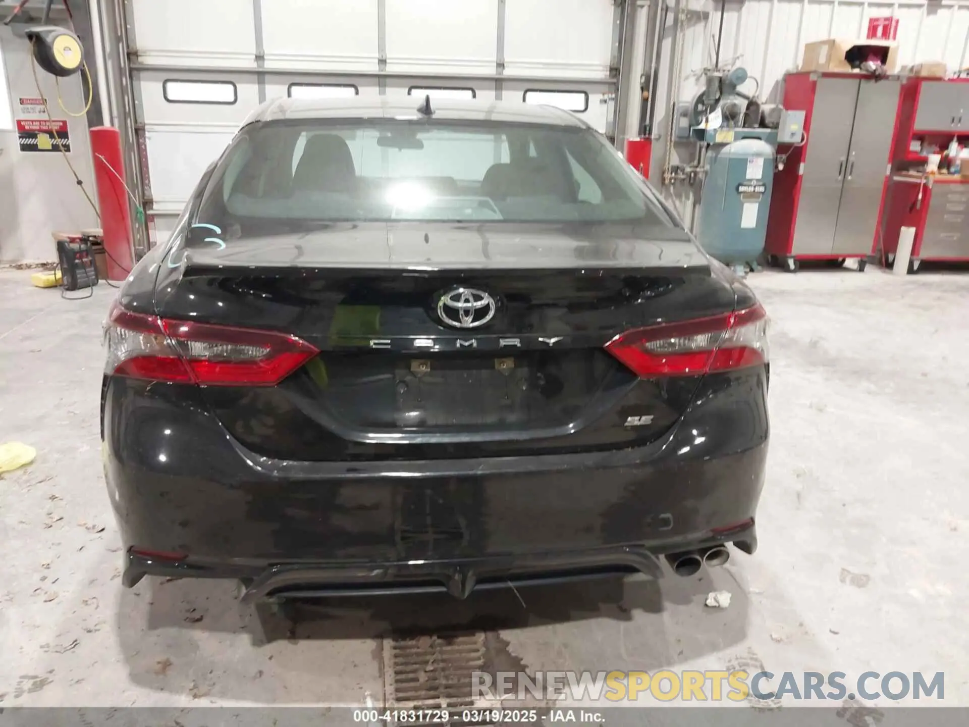 16 Photograph of a damaged car 4T1G11AK4NU713626 TOYOTA CAMRY 2022
