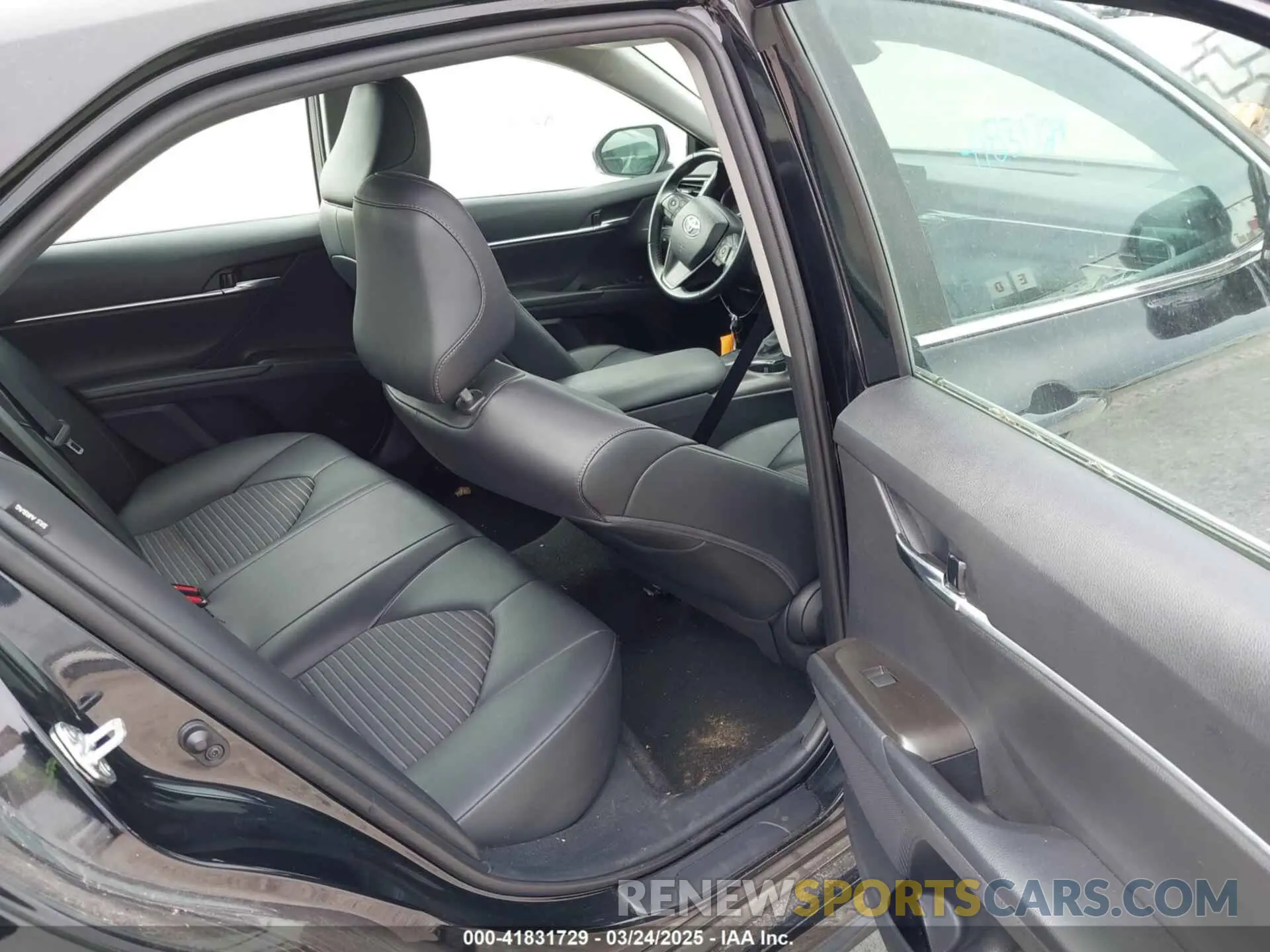 8 Photograph of a damaged car 4T1G11AK4NU713626 TOYOTA CAMRY 2022