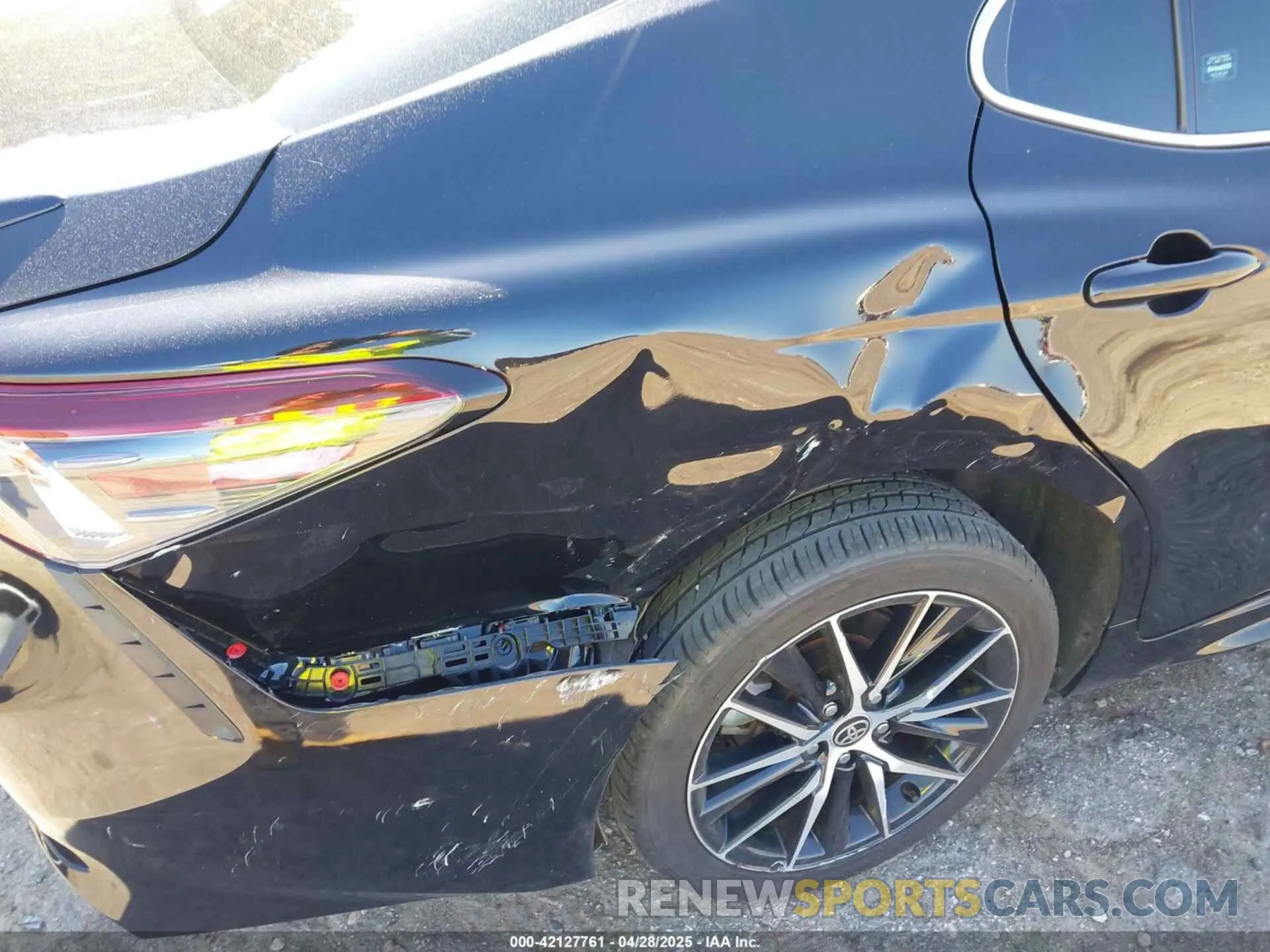 6 Photograph of a damaged car 4T1G11AK4NU716199 TOYOTA CAMRY 2022