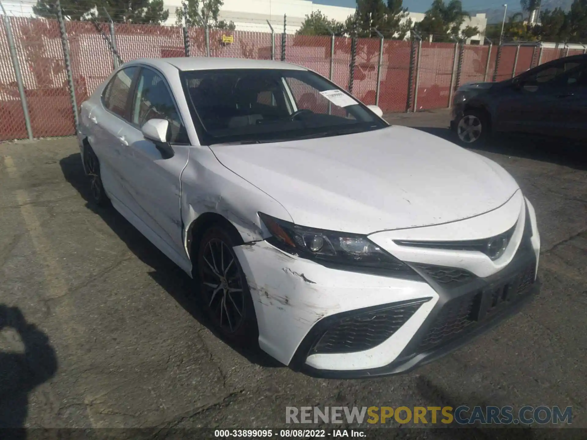 1 Photograph of a damaged car 4T1G11AK5NU009547 TOYOTA CAMRY 2022