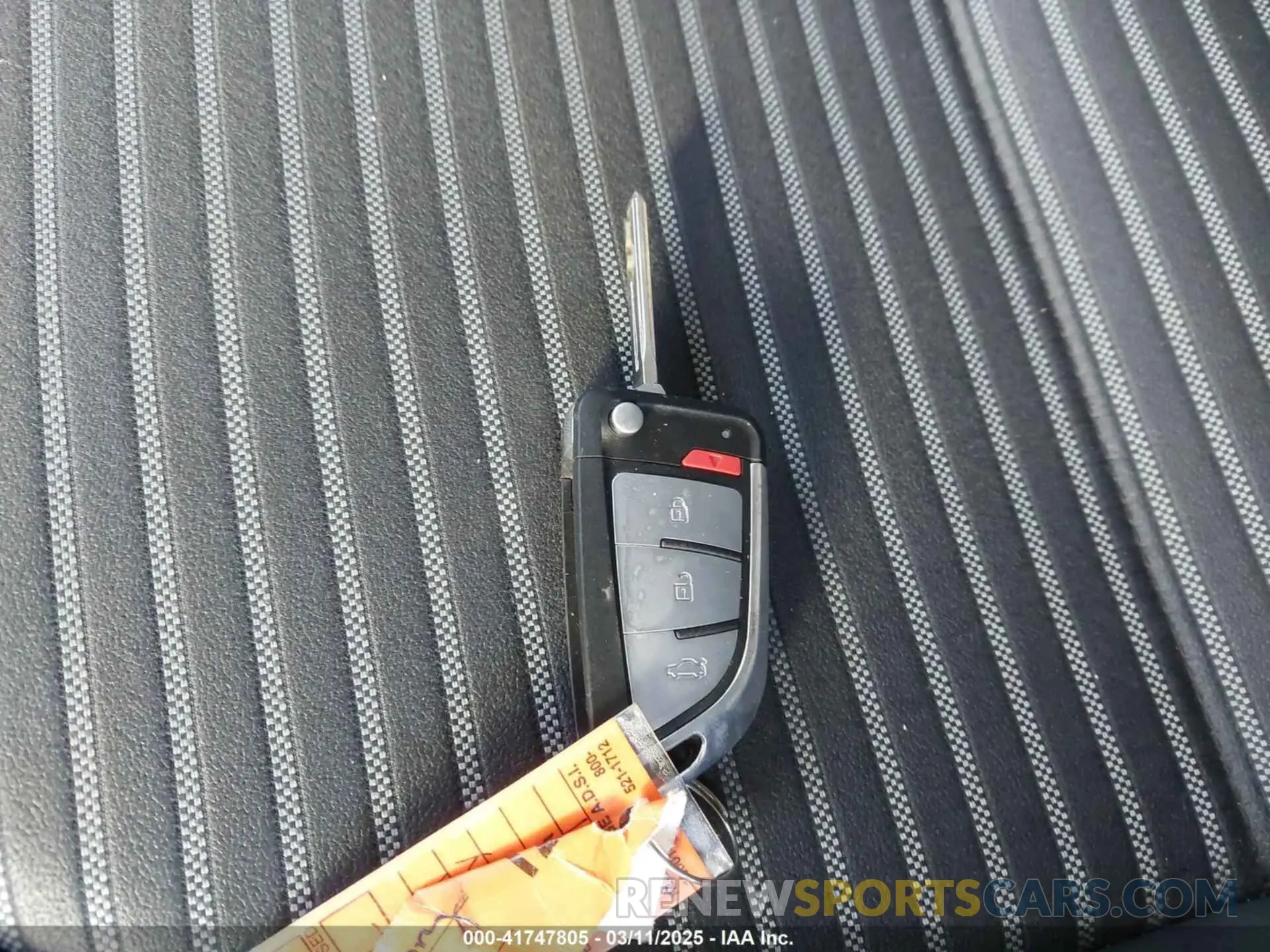 11 Photograph of a damaged car 4T1G11AK5NU011038 TOYOTA CAMRY 2022