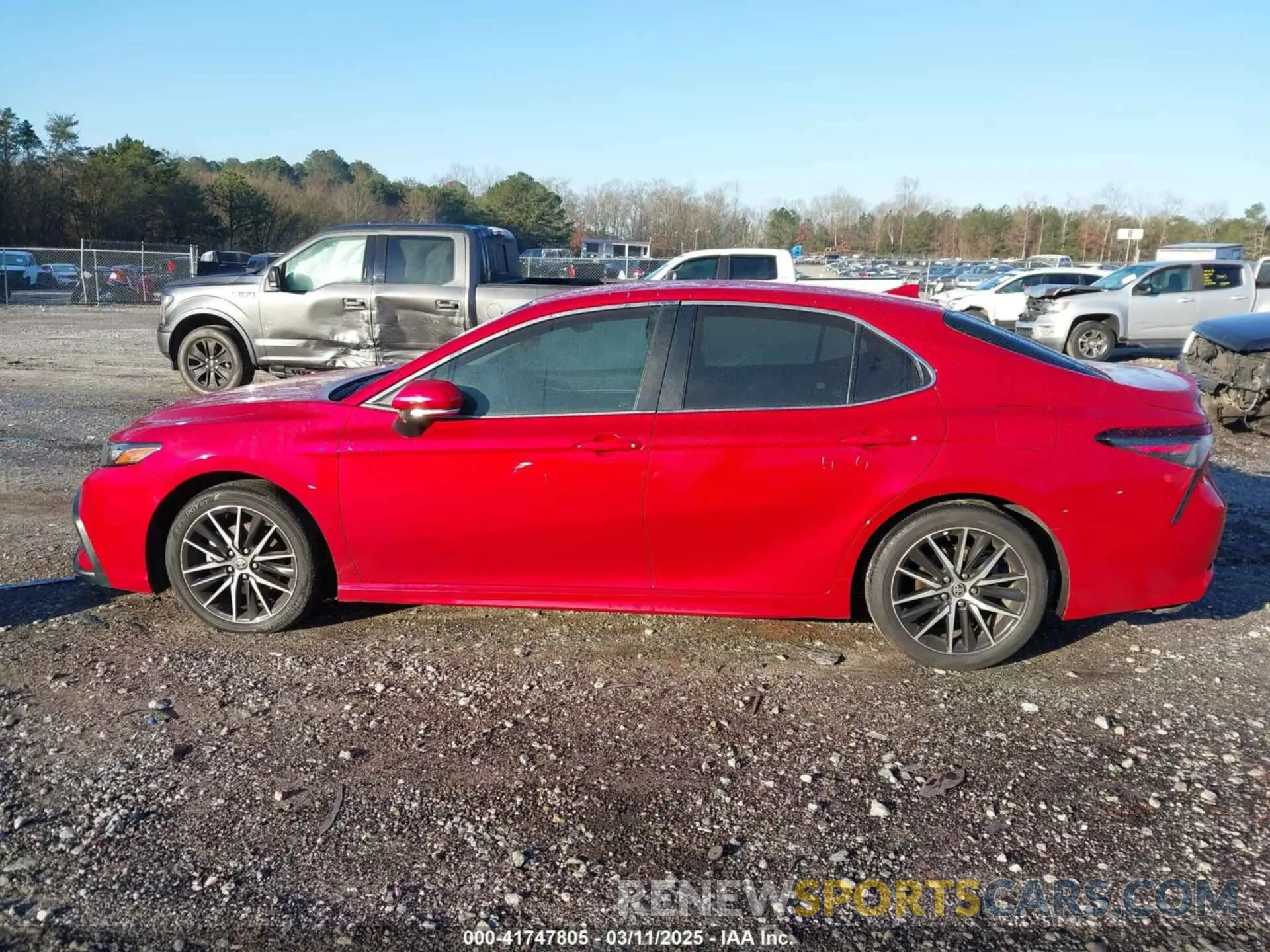 15 Photograph of a damaged car 4T1G11AK5NU011038 TOYOTA CAMRY 2022