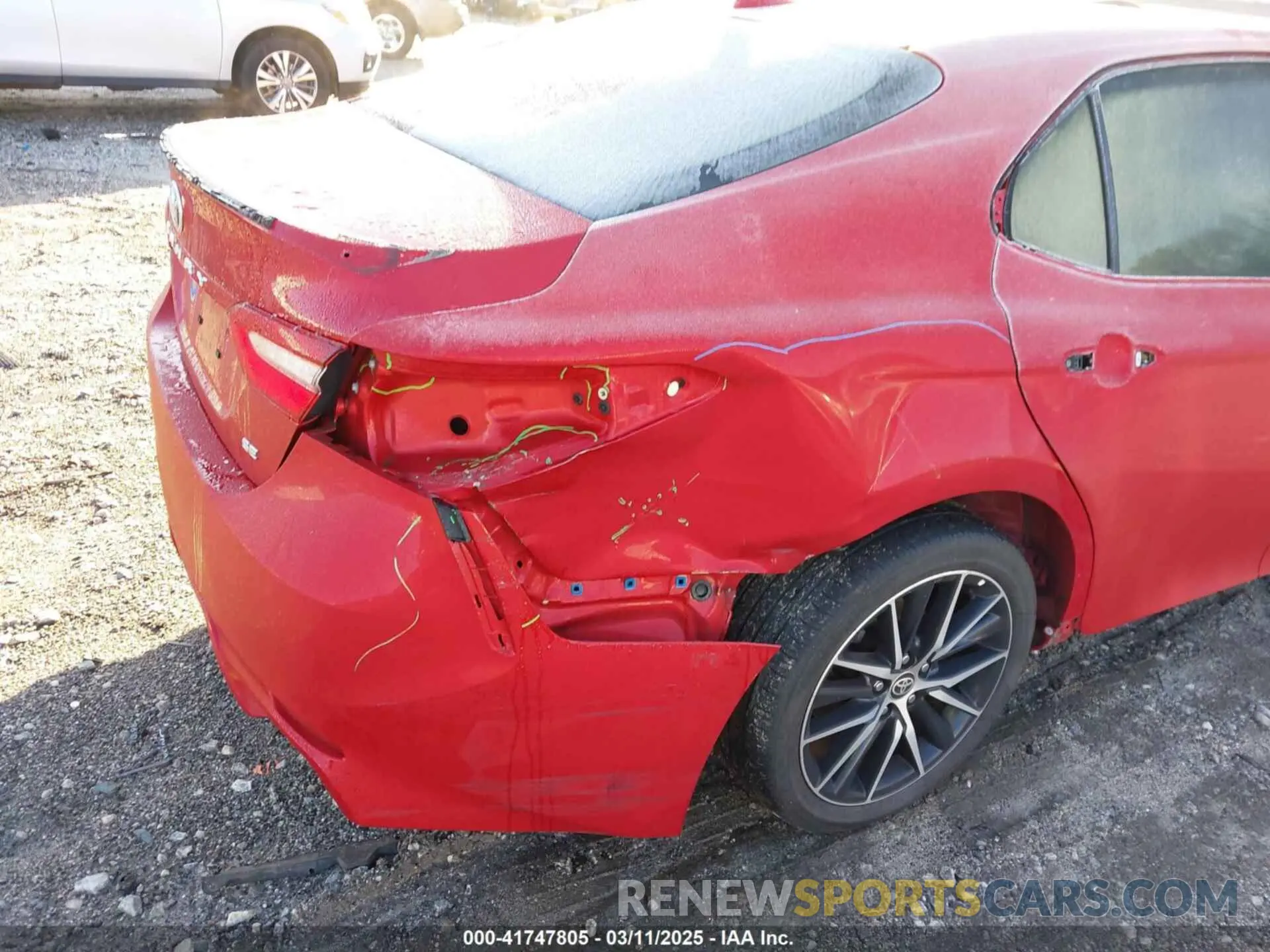 6 Photograph of a damaged car 4T1G11AK5NU011038 TOYOTA CAMRY 2022