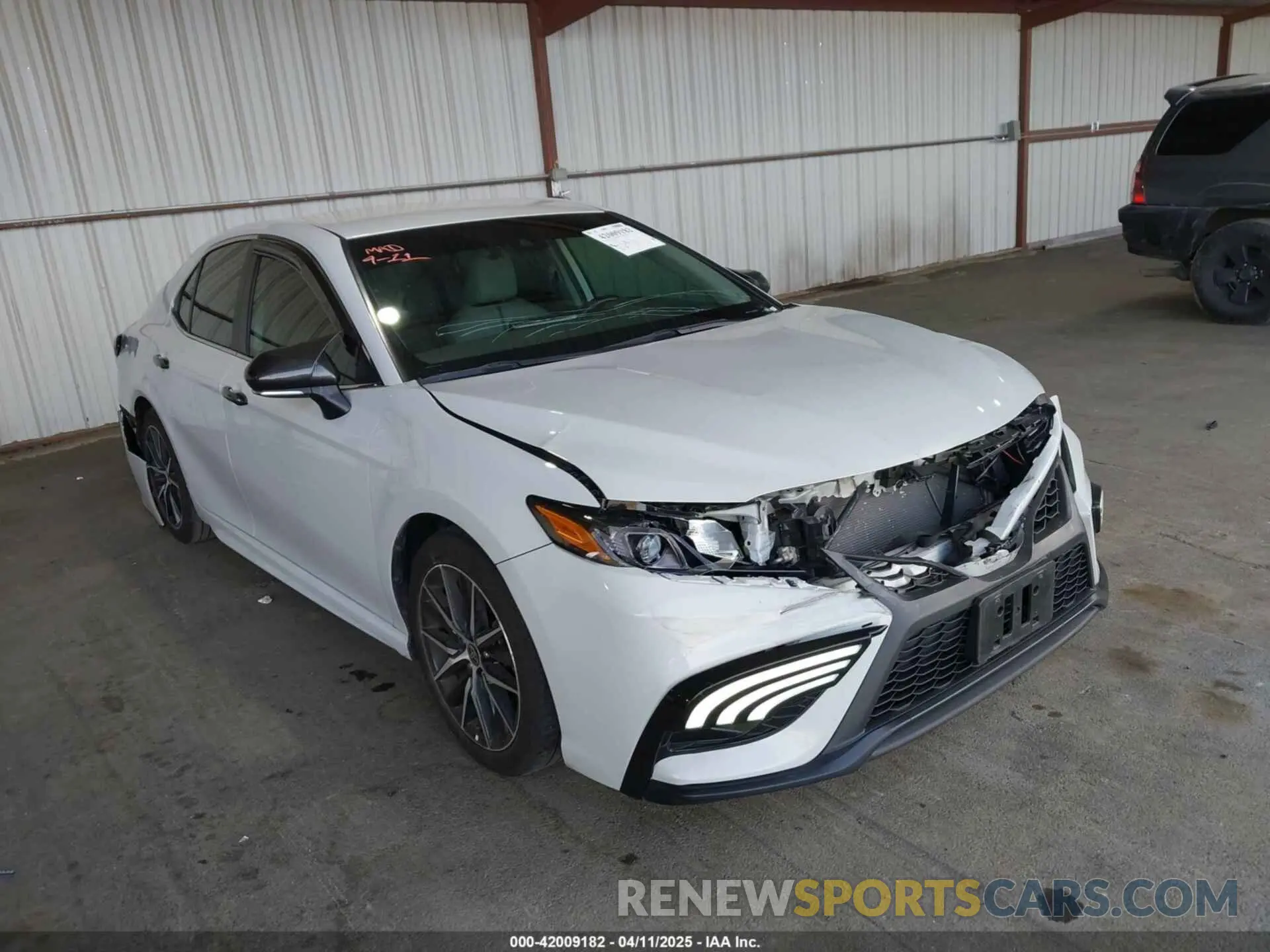 1 Photograph of a damaged car 4T1G11AK5NU019057 TOYOTA CAMRY 2022