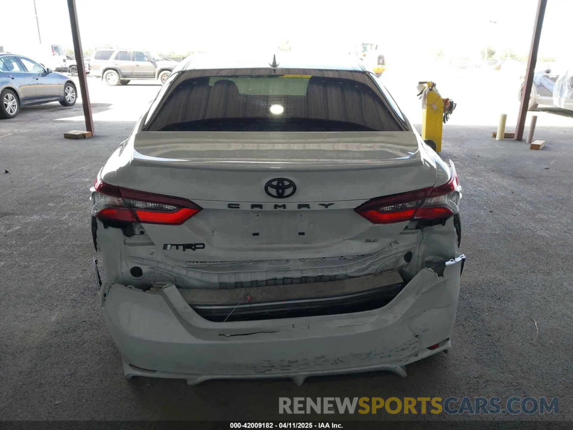 17 Photograph of a damaged car 4T1G11AK5NU019057 TOYOTA CAMRY 2022