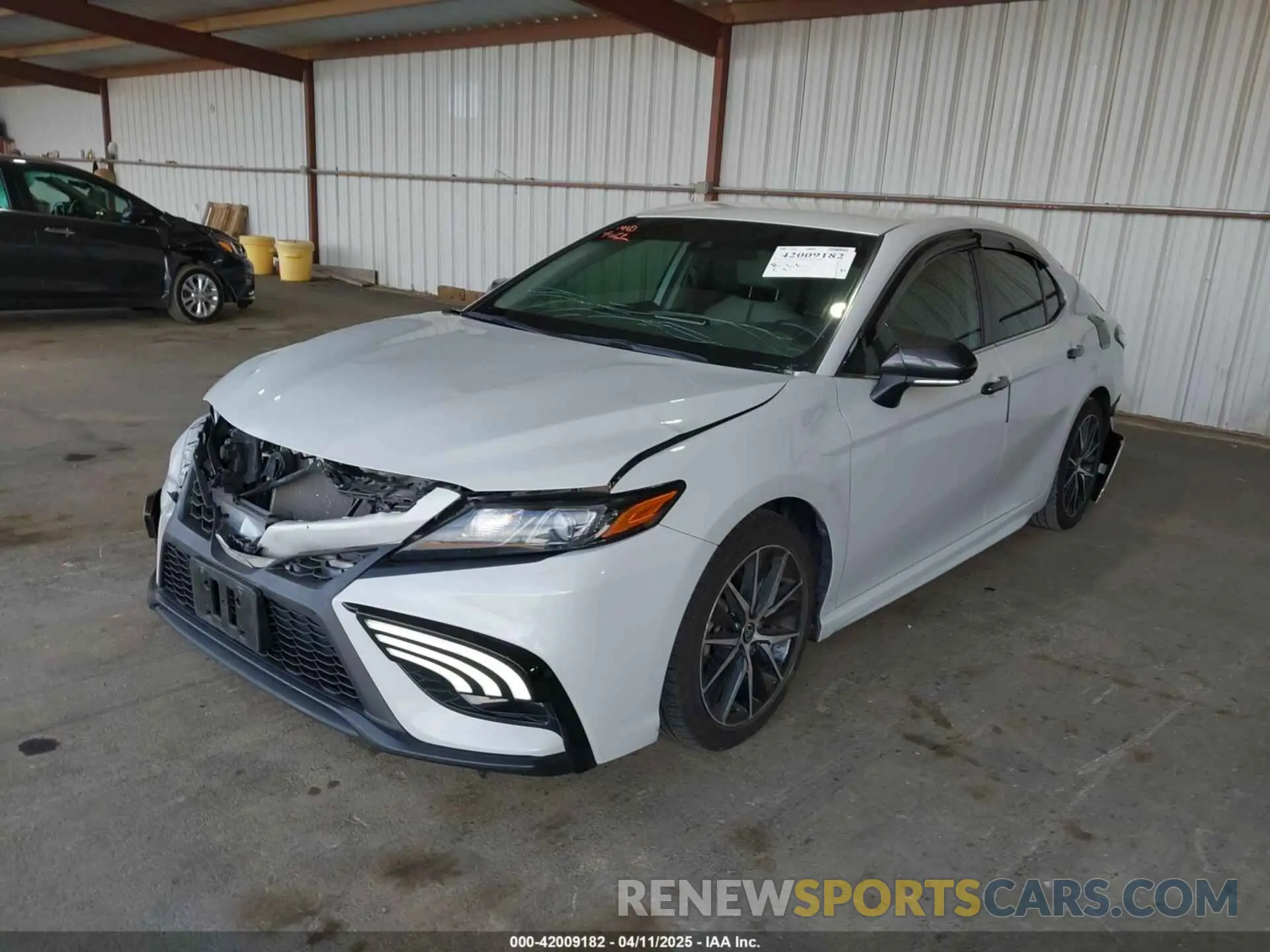 2 Photograph of a damaged car 4T1G11AK5NU019057 TOYOTA CAMRY 2022