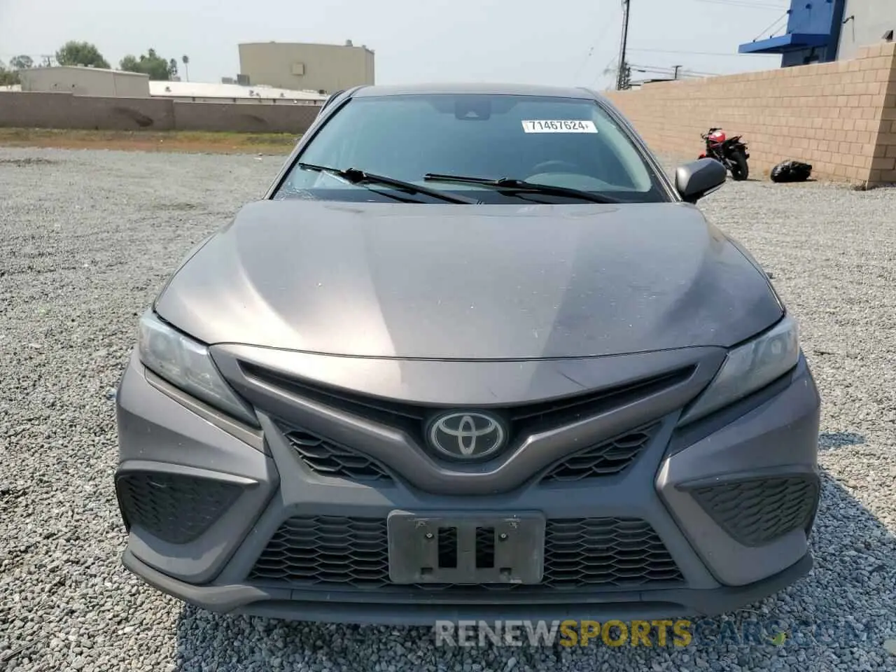 5 Photograph of a damaged car 4T1G11AK5NU037039 TOYOTA CAMRY 2022