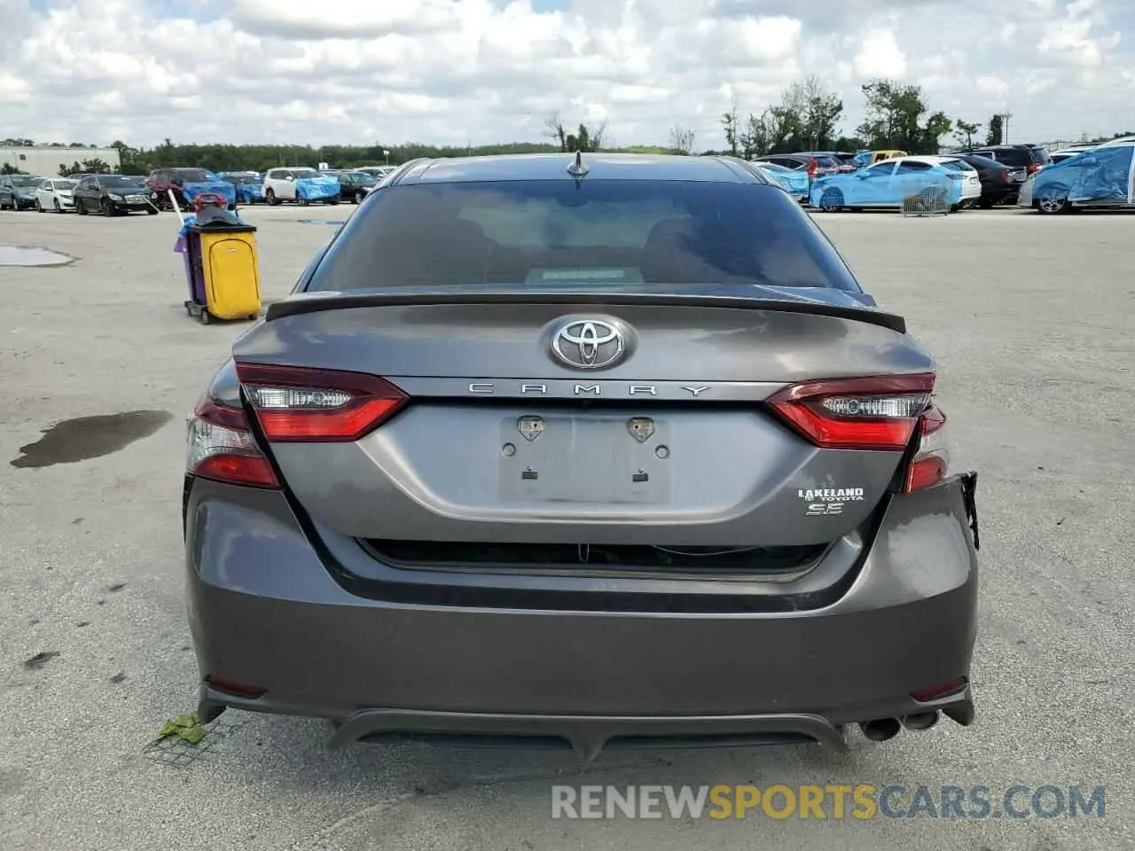 6 Photograph of a damaged car 4T1G11AK5NU037378 TOYOTA CAMRY 2022