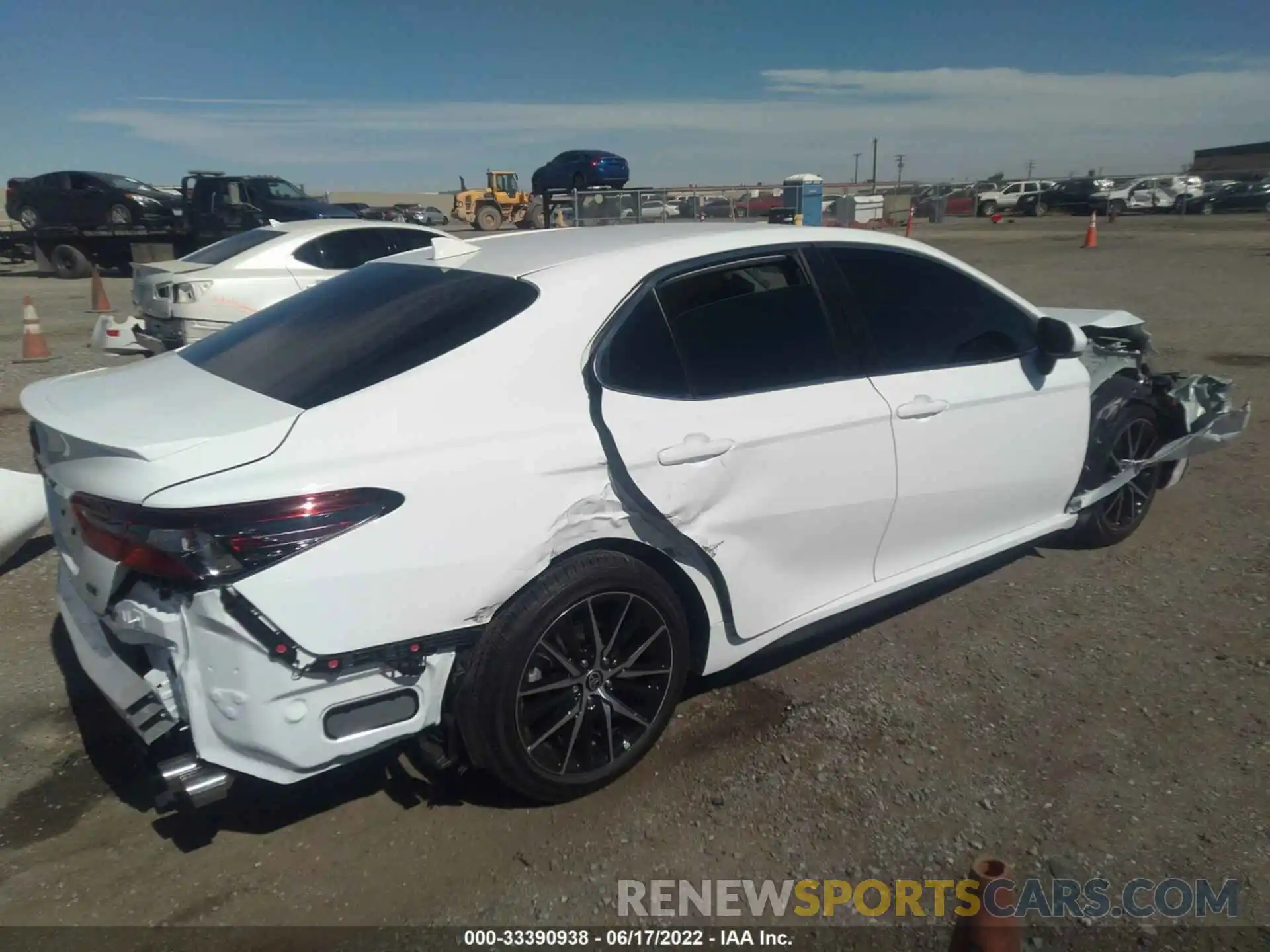 4 Photograph of a damaged car 4T1G11AK5NU044735 TOYOTA CAMRY 2022