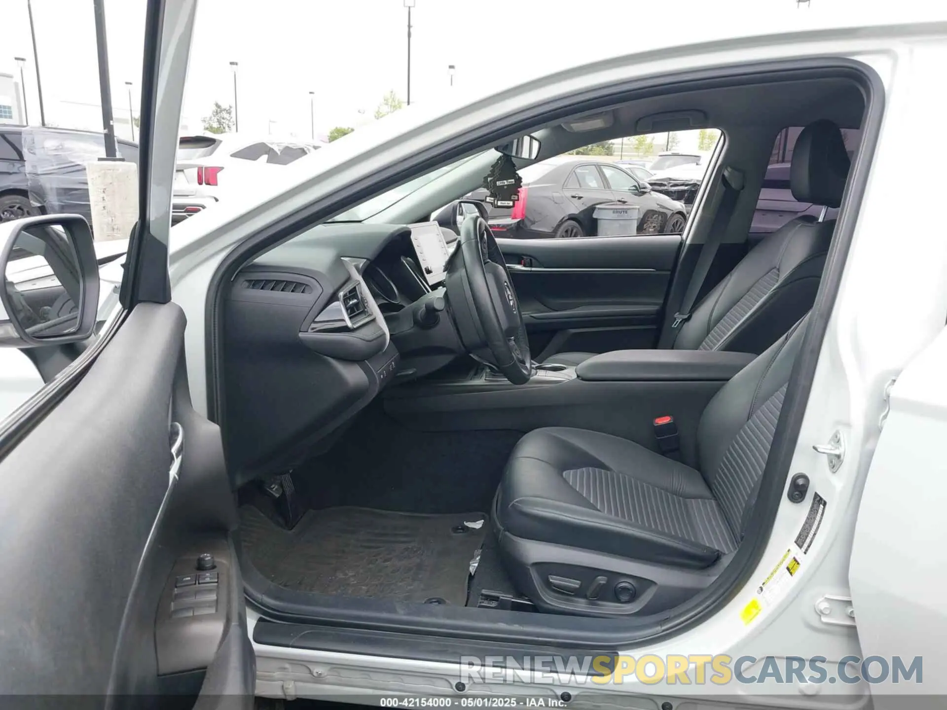 5 Photograph of a damaged car 4T1G11AK5NU054097 TOYOTA CAMRY 2022