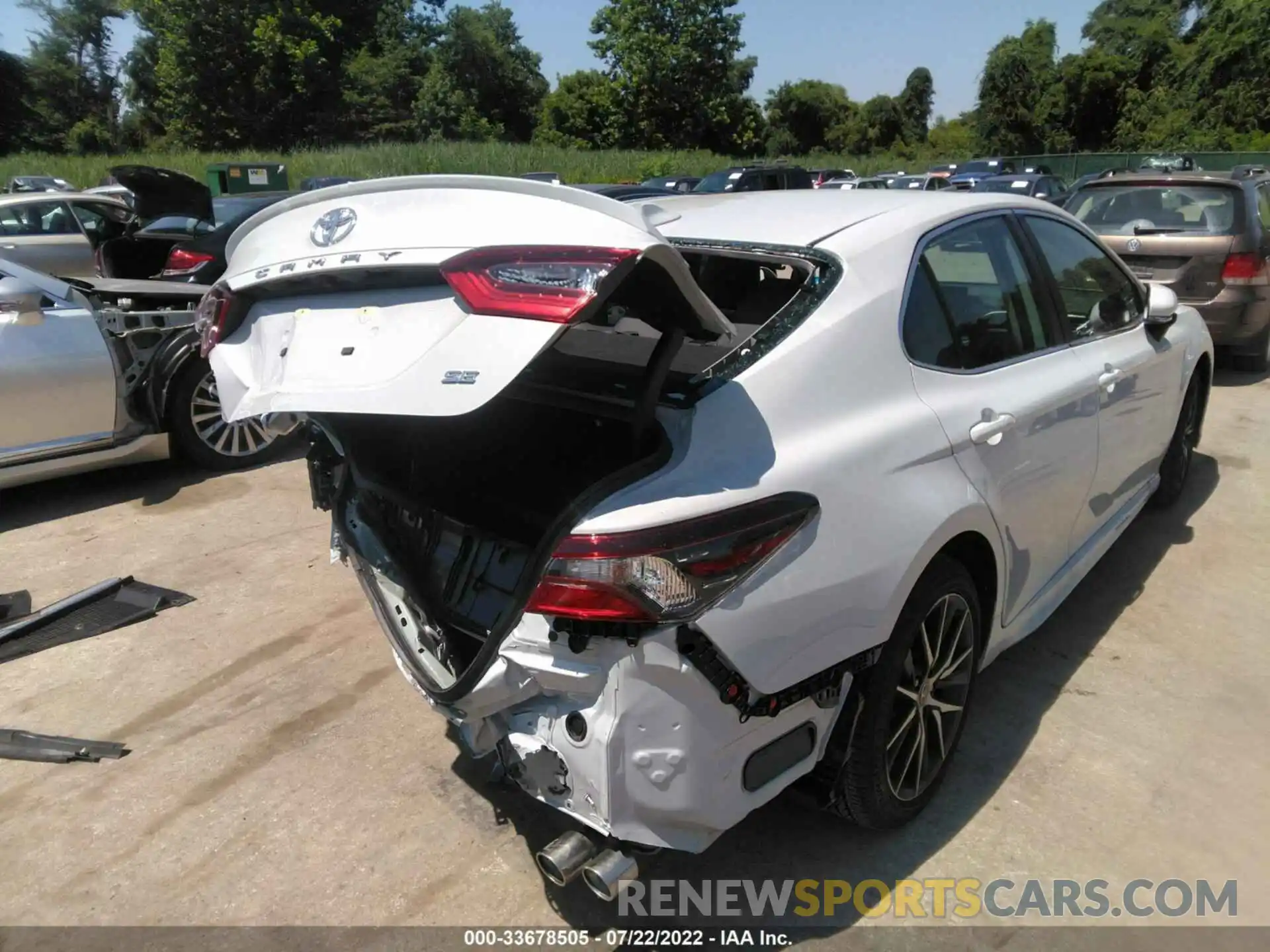 6 Photograph of a damaged car 4T1G11AK5NU060823 TOYOTA CAMRY 2022