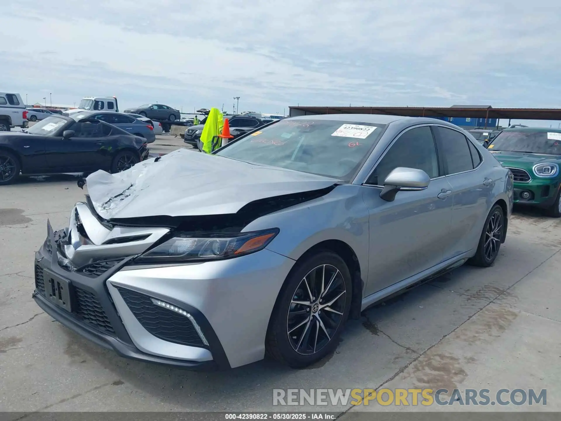 2 Photograph of a damaged car 4T1G11AK5NU069683 TOYOTA CAMRY 2022