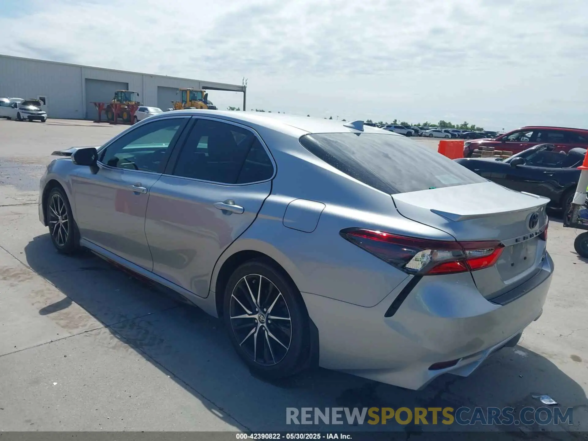 3 Photograph of a damaged car 4T1G11AK5NU069683 TOYOTA CAMRY 2022
