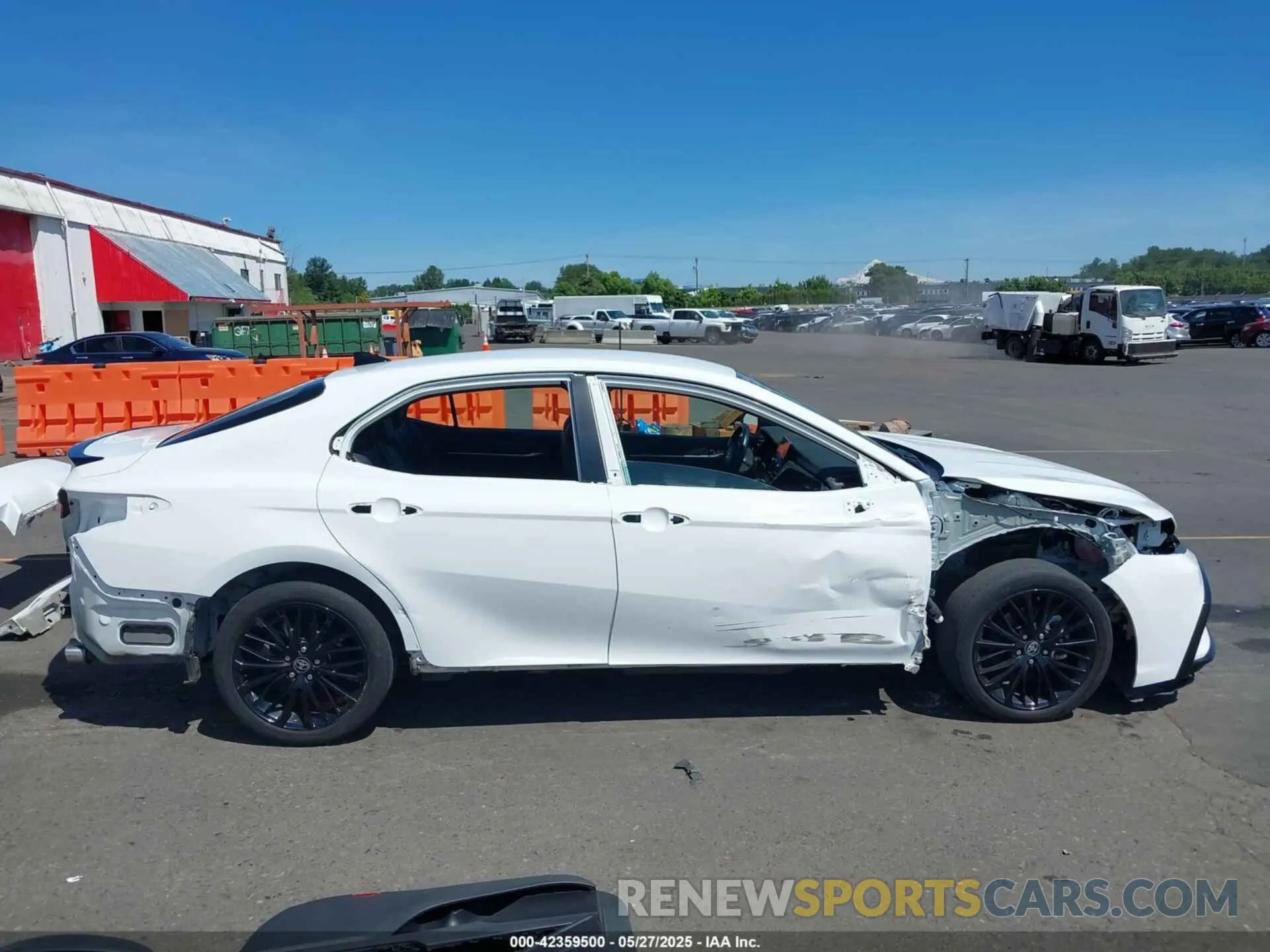 14 Photograph of a damaged car 4T1G11AK5NU075077 TOYOTA CAMRY 2022