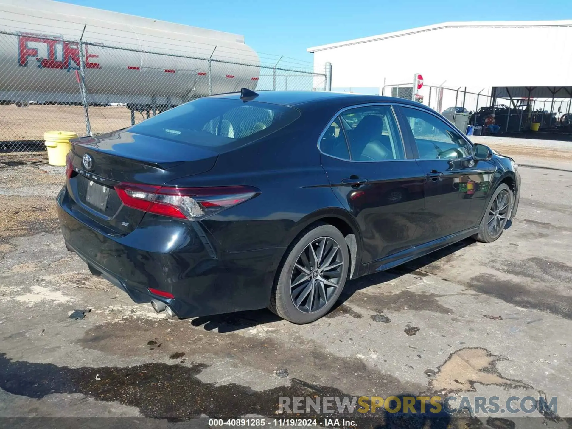 4 Photograph of a damaged car 4T1G11AK5NU076374 TOYOTA CAMRY 2022