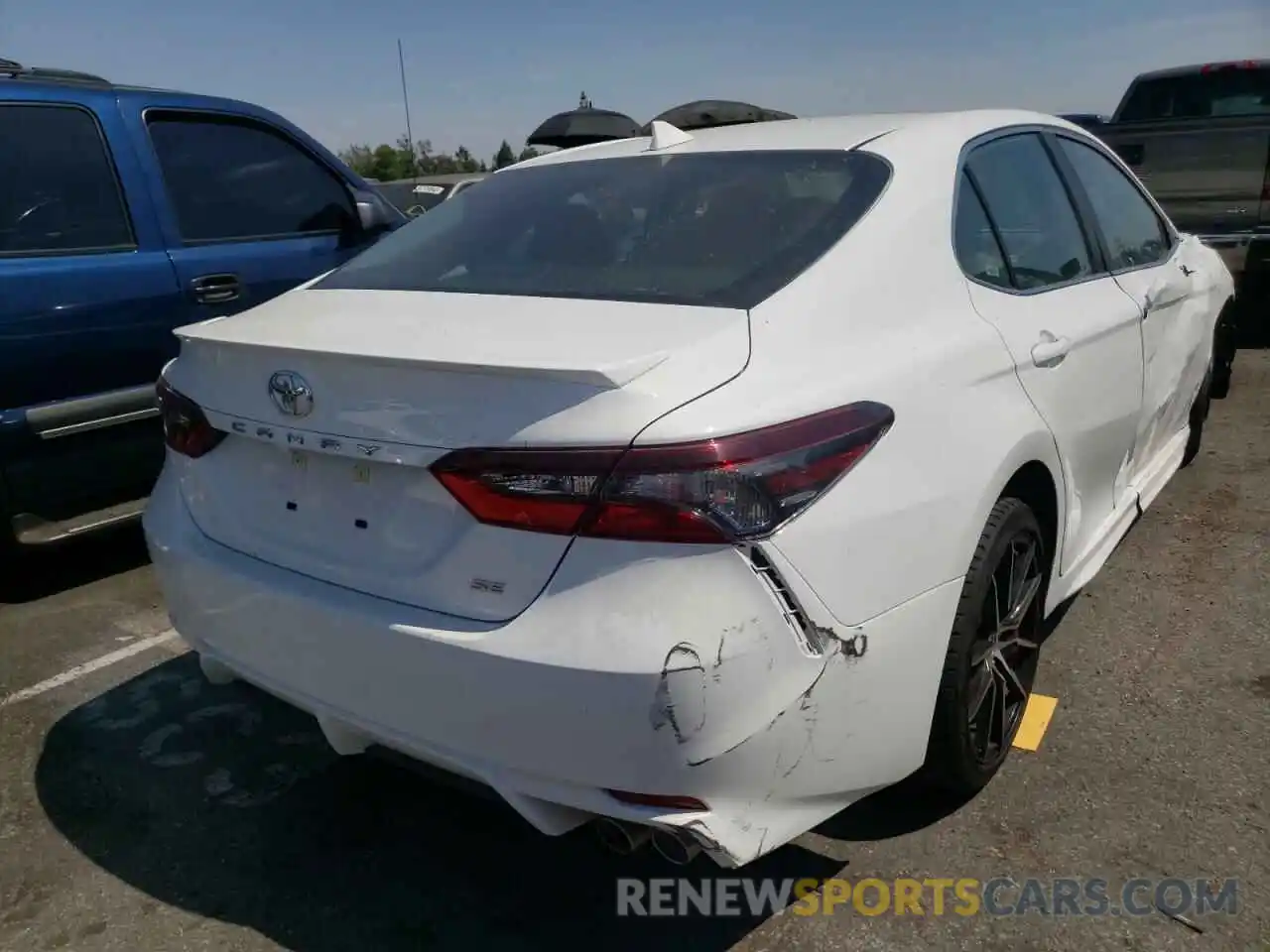 4 Photograph of a damaged car 4T1G11AK5NU619092 TOYOTA CAMRY 2022