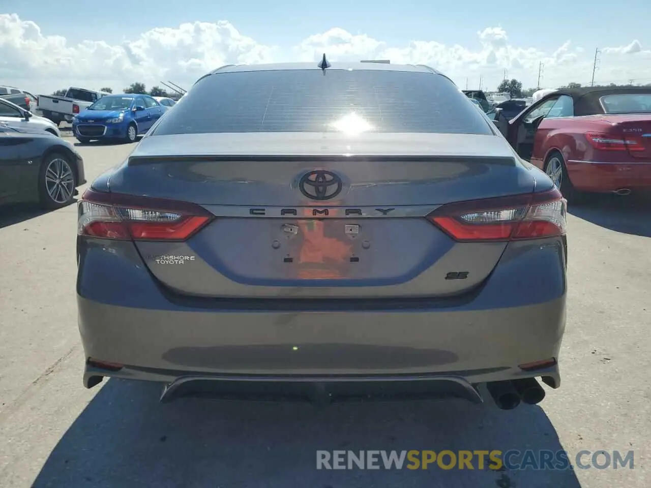 6 Photograph of a damaged car 4T1G11AK5NU619917 TOYOTA CAMRY 2022