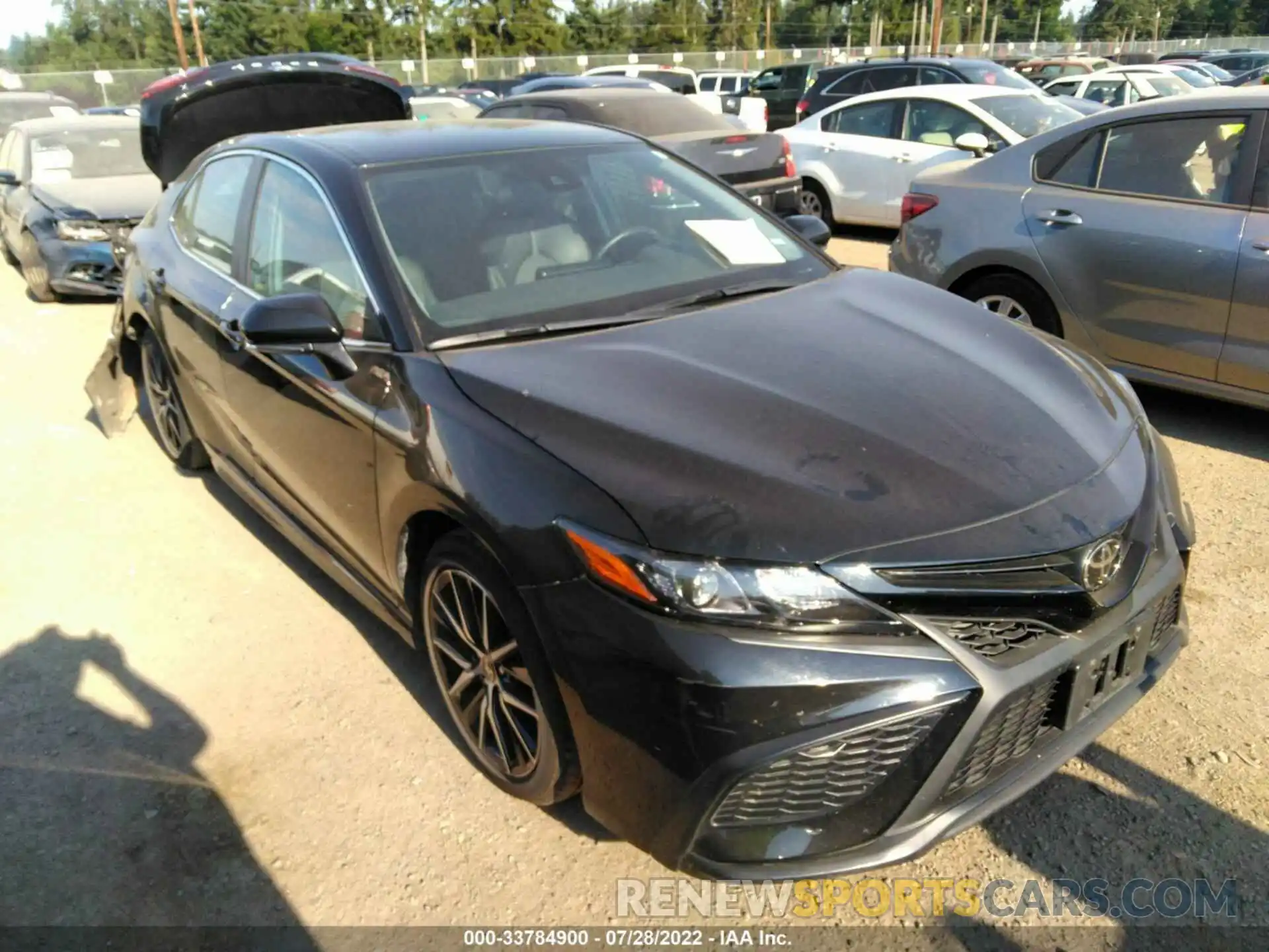 1 Photograph of a damaged car 4T1G11AK5NU622963 TOYOTA CAMRY 2022