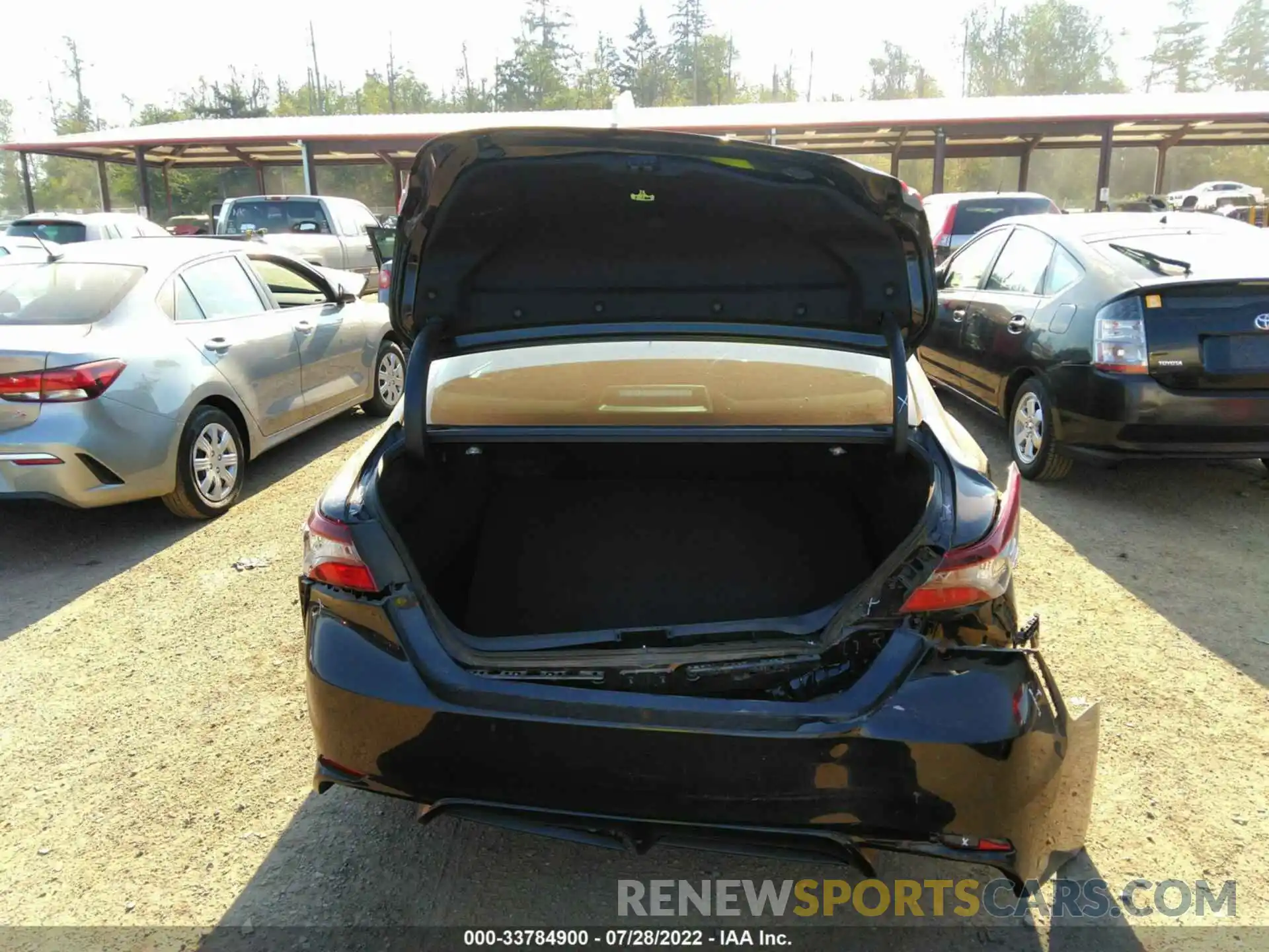 6 Photograph of a damaged car 4T1G11AK5NU622963 TOYOTA CAMRY 2022