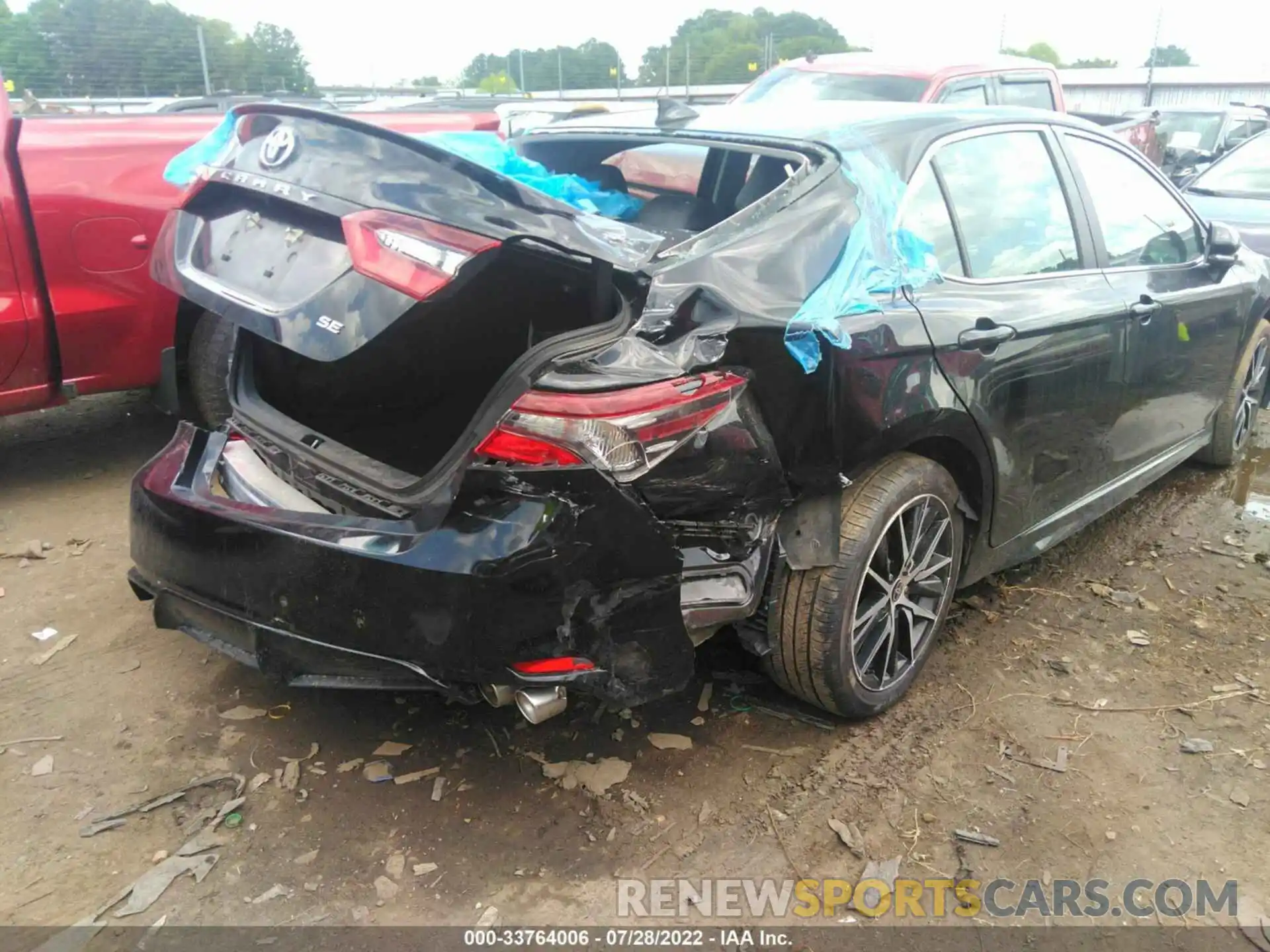 6 Photograph of a damaged car 4T1G11AK5NU623157 TOYOTA CAMRY 2022