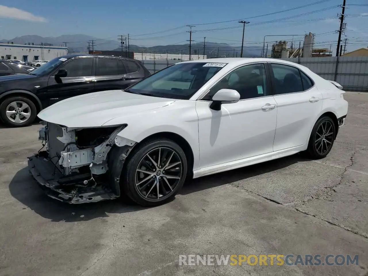 1 Photograph of a damaged car 4T1G11AK5NU628827 TOYOTA CAMRY 2022
