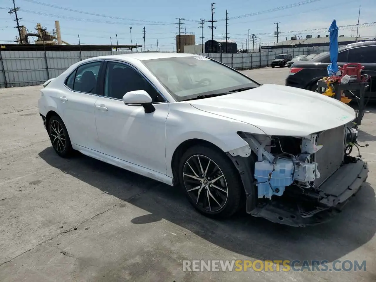 4 Photograph of a damaged car 4T1G11AK5NU628827 TOYOTA CAMRY 2022