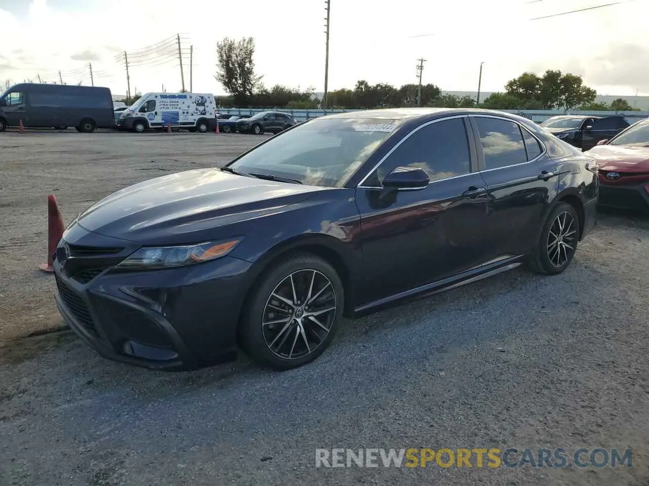 1 Photograph of a damaged car 4T1G11AK5NU629900 TOYOTA CAMRY 2022