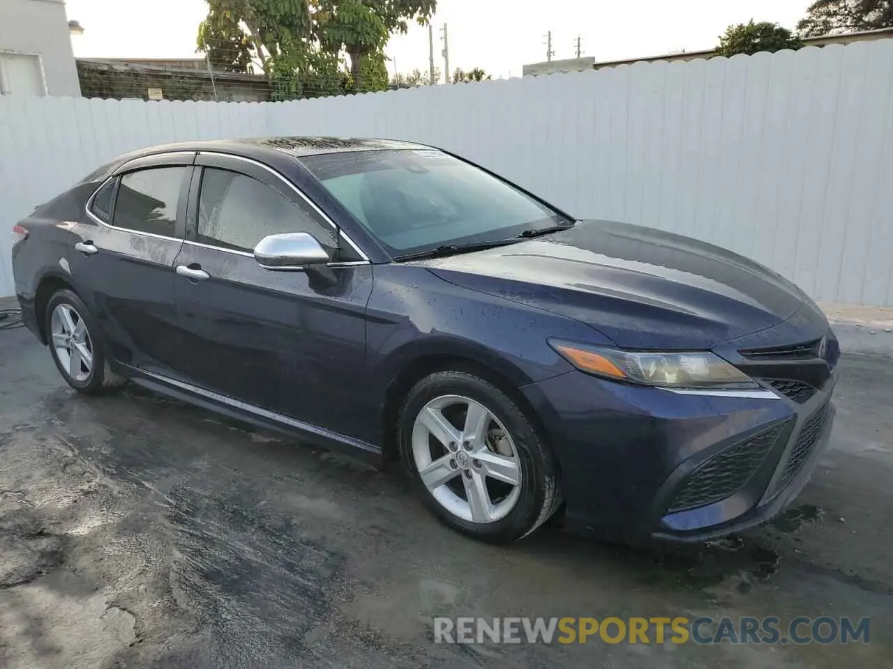 4 Photograph of a damaged car 4T1G11AK5NU631324 TOYOTA CAMRY 2022
