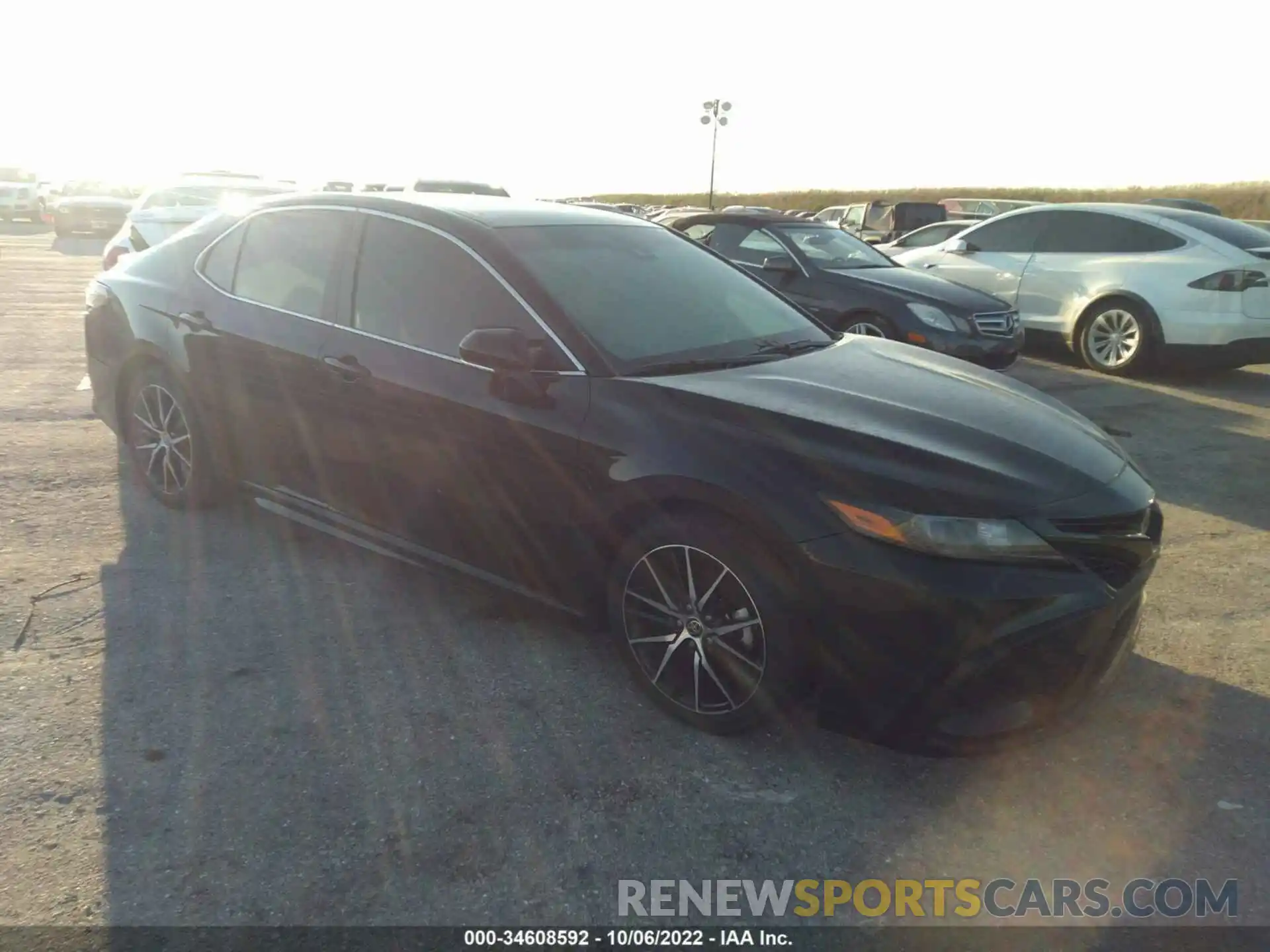 1 Photograph of a damaged car 4T1G11AK5NU631923 TOYOTA CAMRY 2022