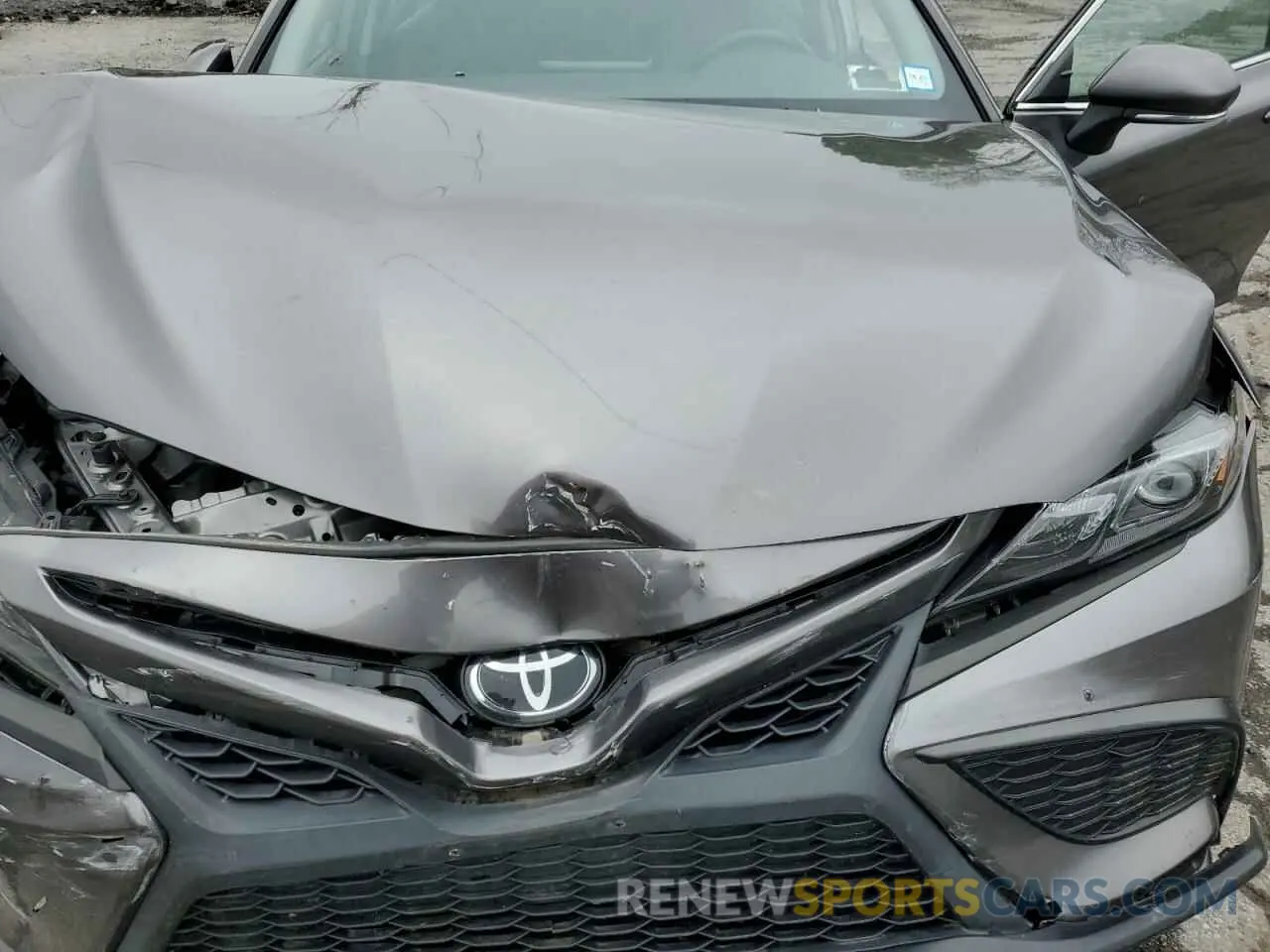 11 Photograph of a damaged car 4T1G11AK5NU632473 TOYOTA CAMRY 2022