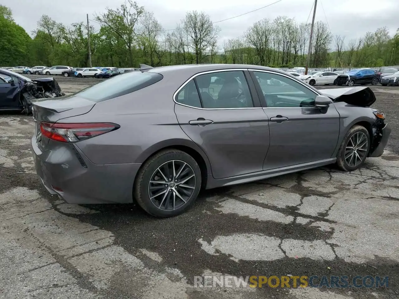 3 Photograph of a damaged car 4T1G11AK5NU632473 TOYOTA CAMRY 2022