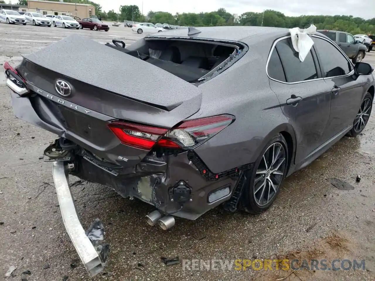 4 Photograph of a damaged car 4T1G11AK5NU635048 TOYOTA CAMRY 2022