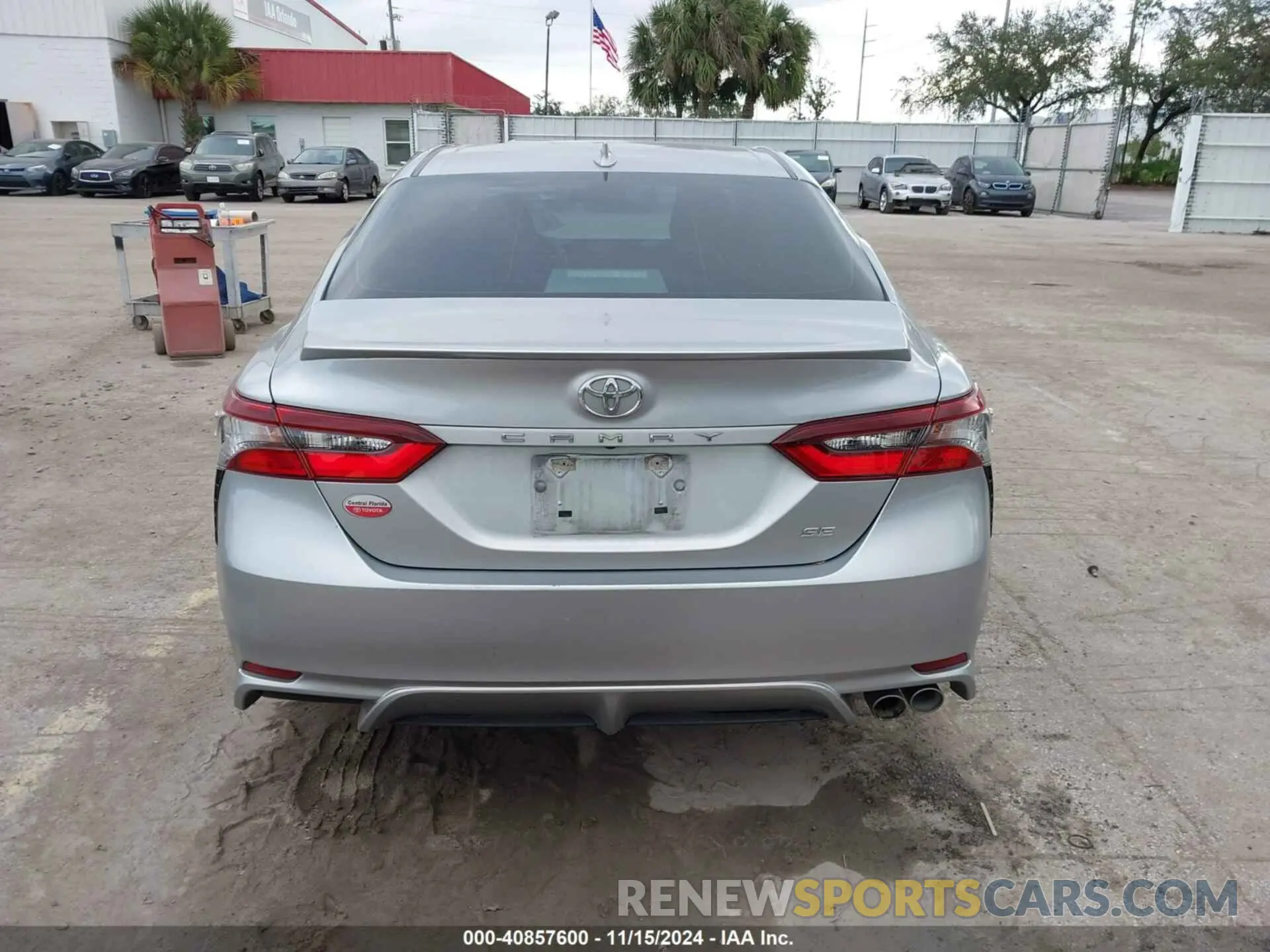 16 Photograph of a damaged car 4T1G11AK5NU635308 TOYOTA CAMRY 2022